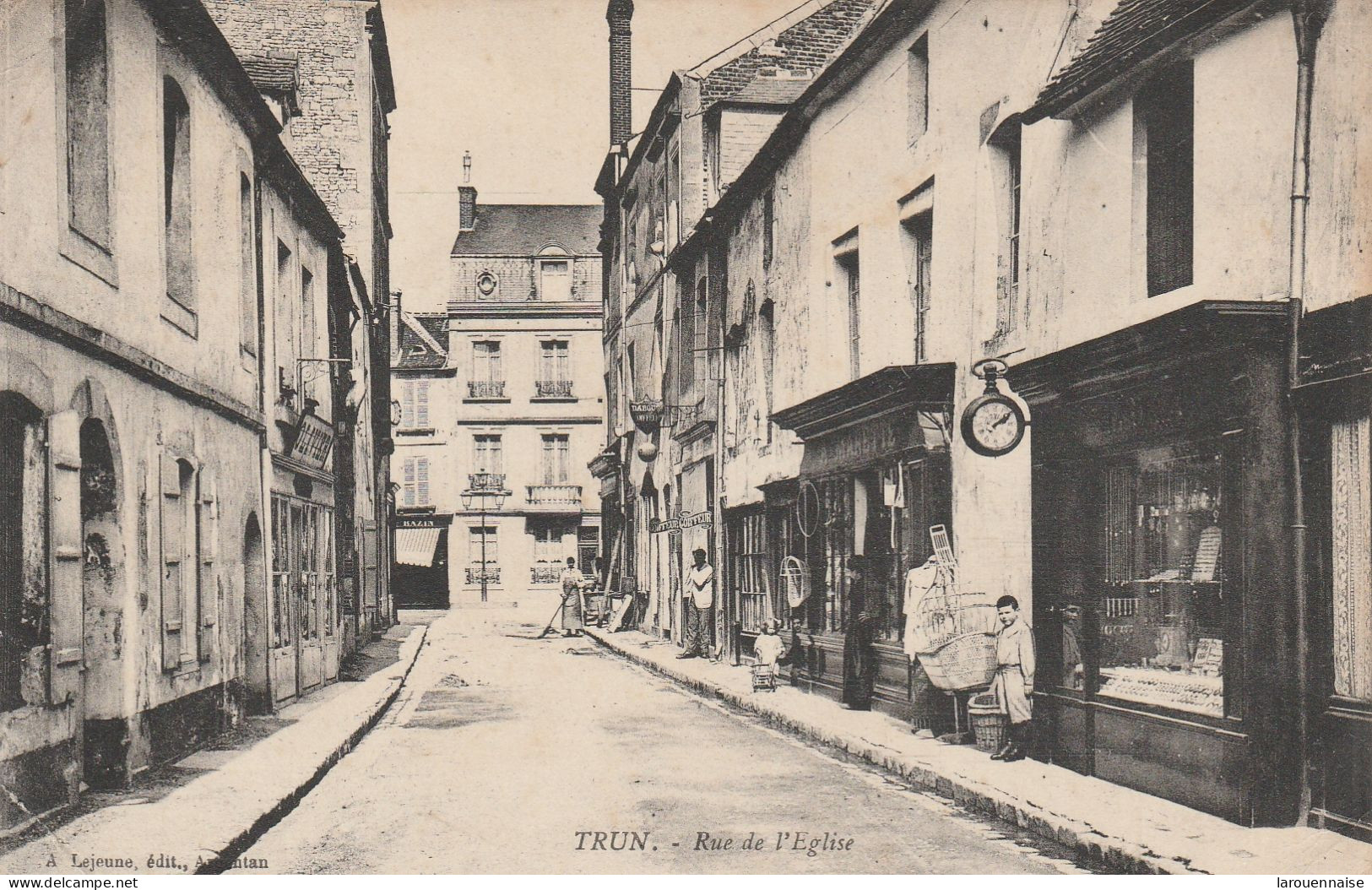 61 - TRUN - Rue De L' Eglise - Trun