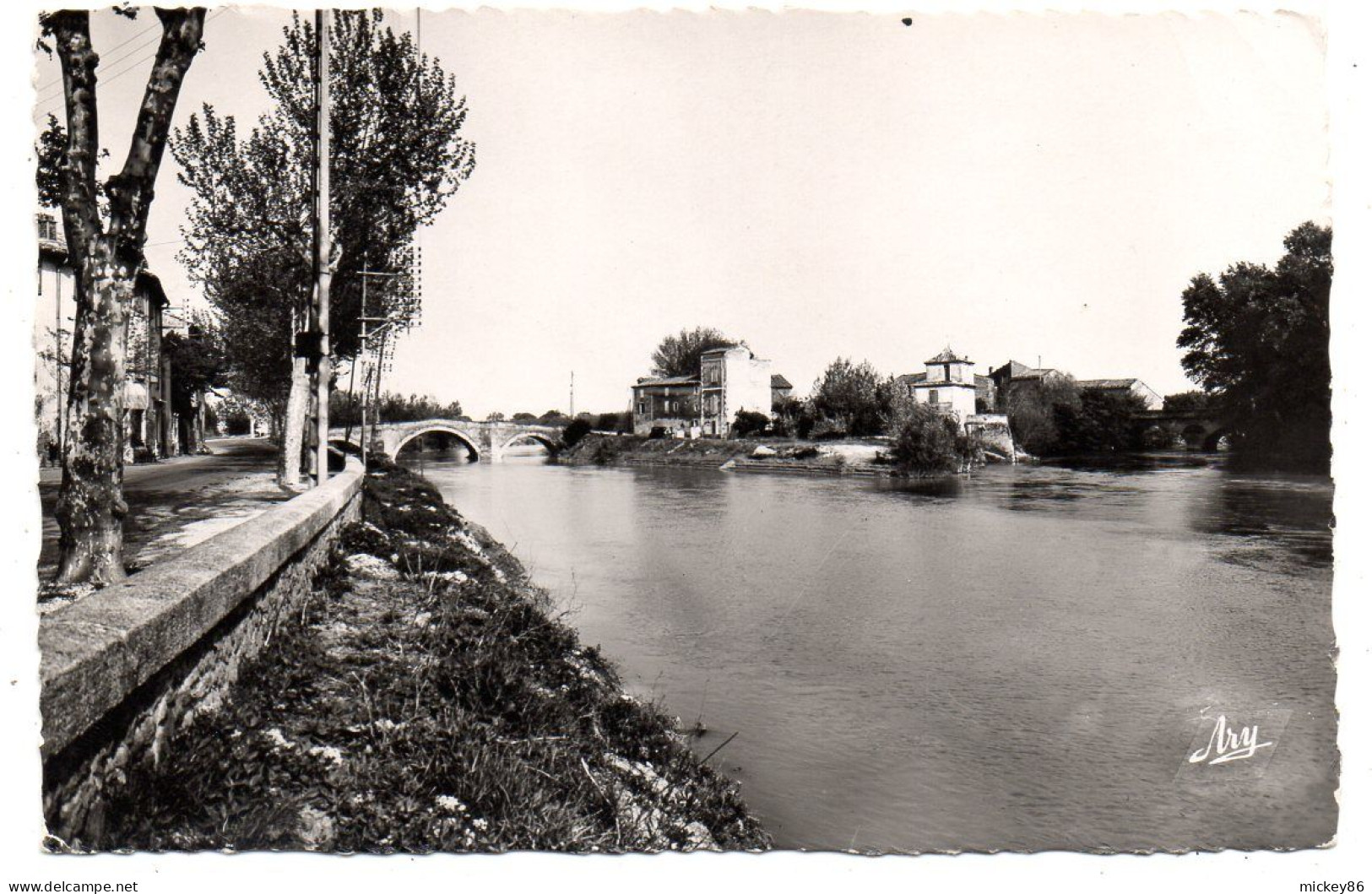 BEDARRIDES --- Confluent De La Sorgues Et De L'Ouvèze - Bedarrides