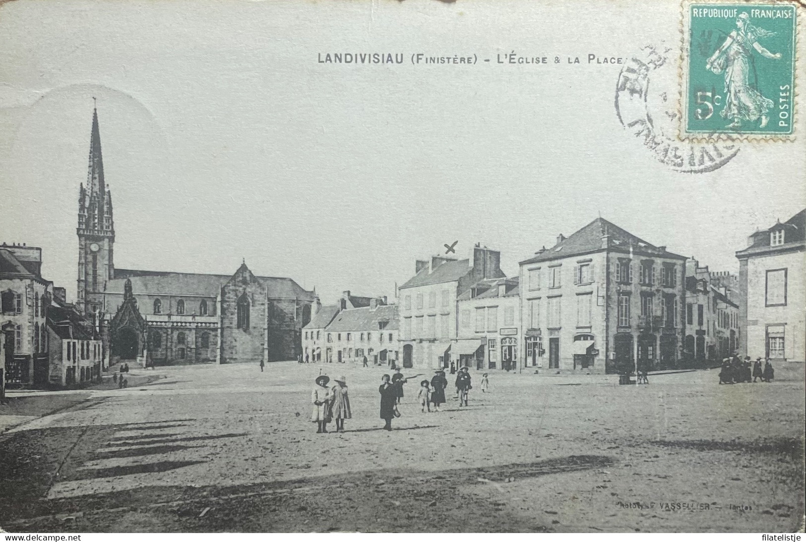 Landivisiau L’EGLISE Et La Place - Landivisiau