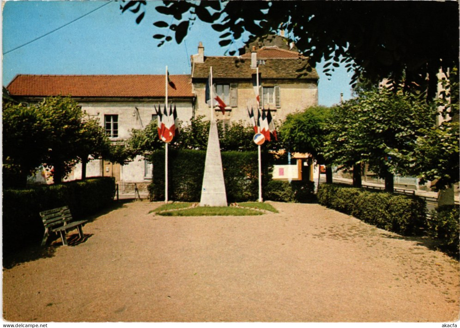 CPM Montmagny Le Jardin De L'Eglise FRANCE (1332317) - Montmagny