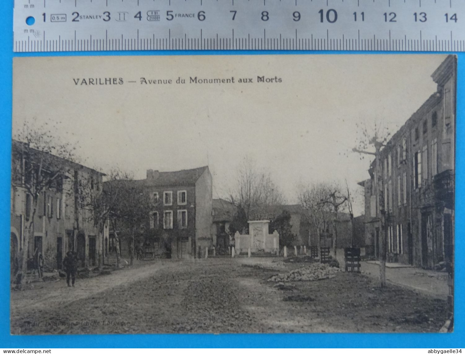 CPA De VARILHES (Ariège) Avenue Du Monument Aux Morts Edit. Doumenc Cliché Lalger ? - Varilhes