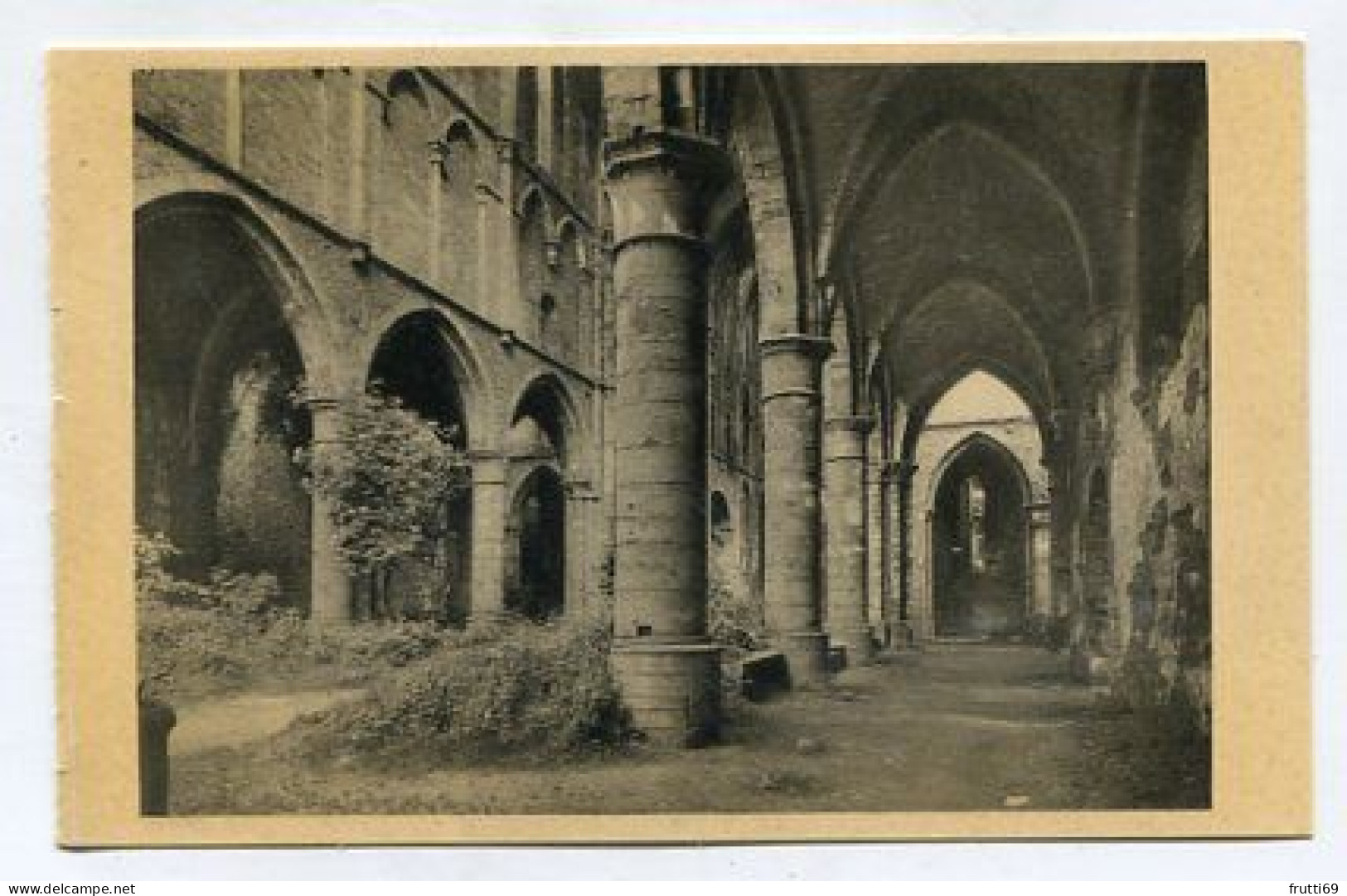 AK150583 BELGIUM - Abbaye De Villers - Le Bas Coté Et Nef De L'Eglise - Villers-la-Ville