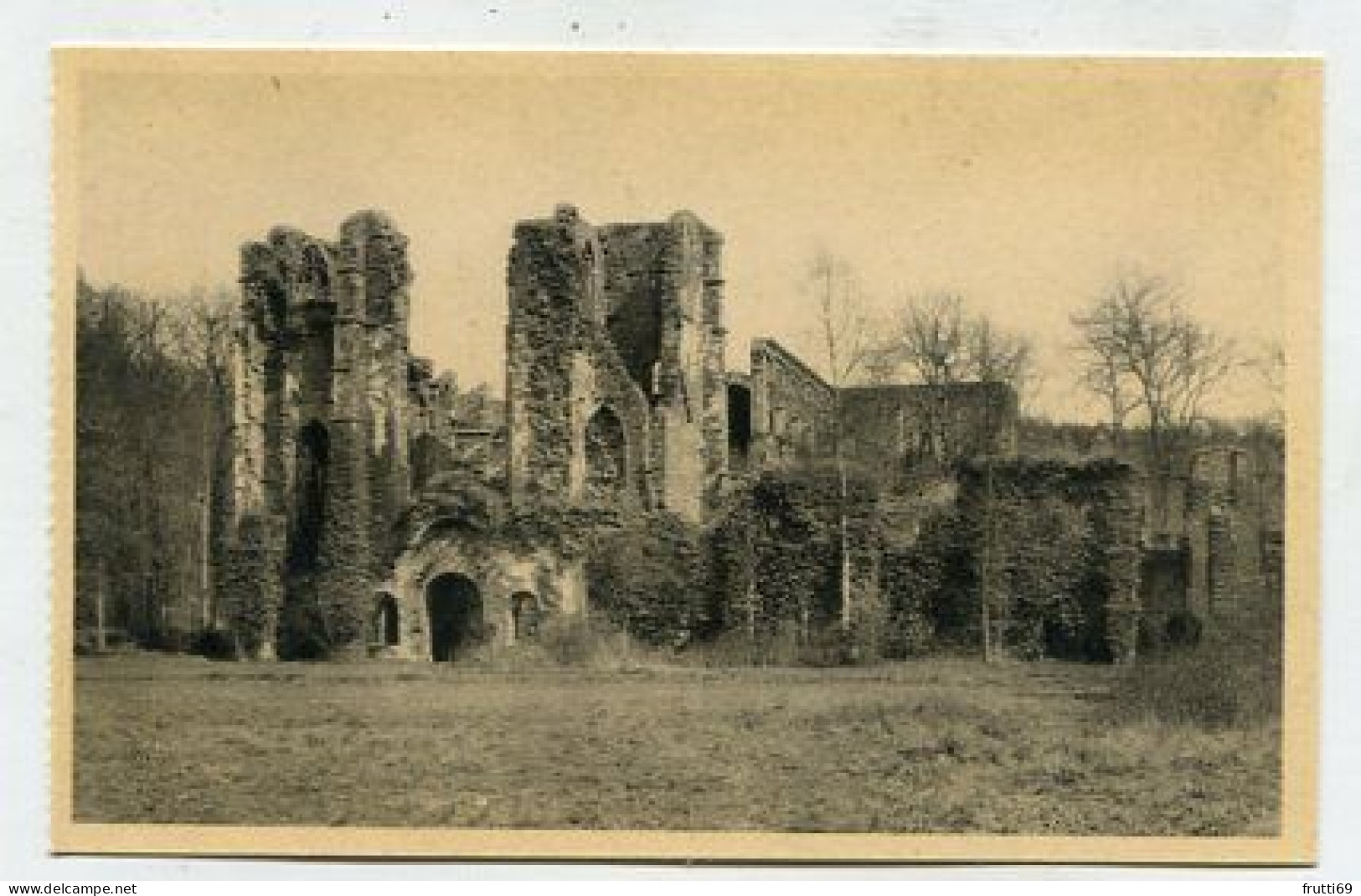 AK150588 BELGIUM - Abbaye De Villers - L'Eglise Et Les Celliers - Villers-la-Ville