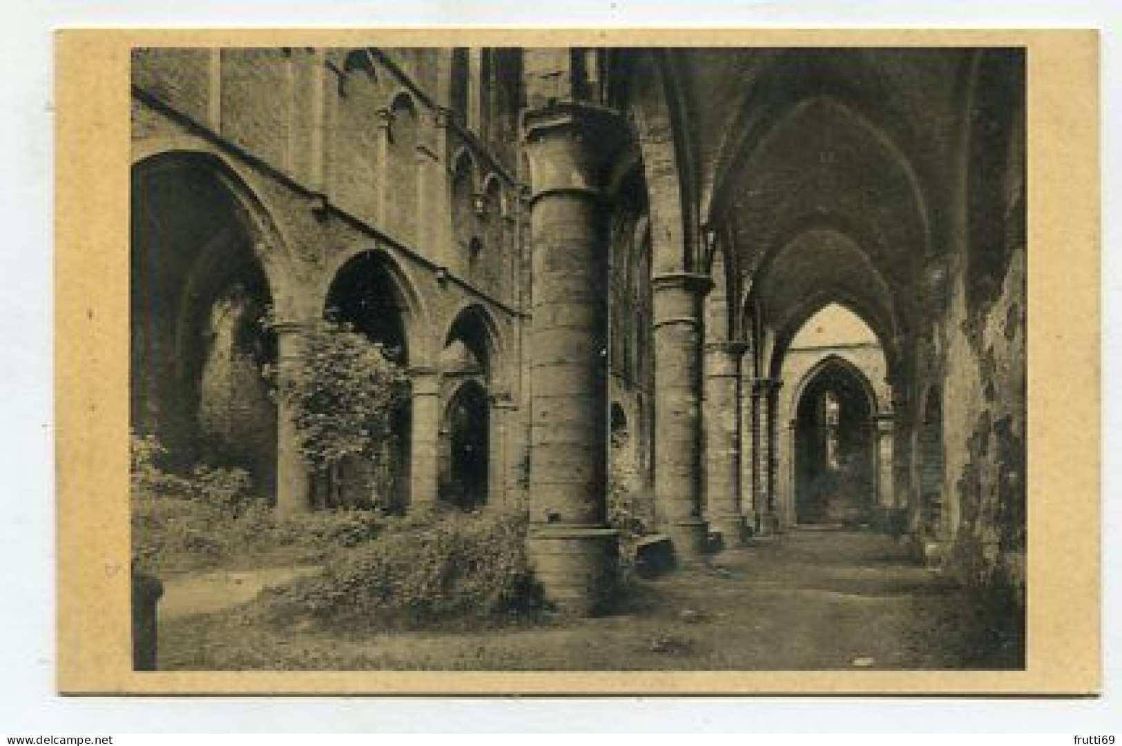 AK150596 BELGIUM - Abbaye De Villers - Le Bas Coté Et Nef De L'Eglise - Villers-la-Ville