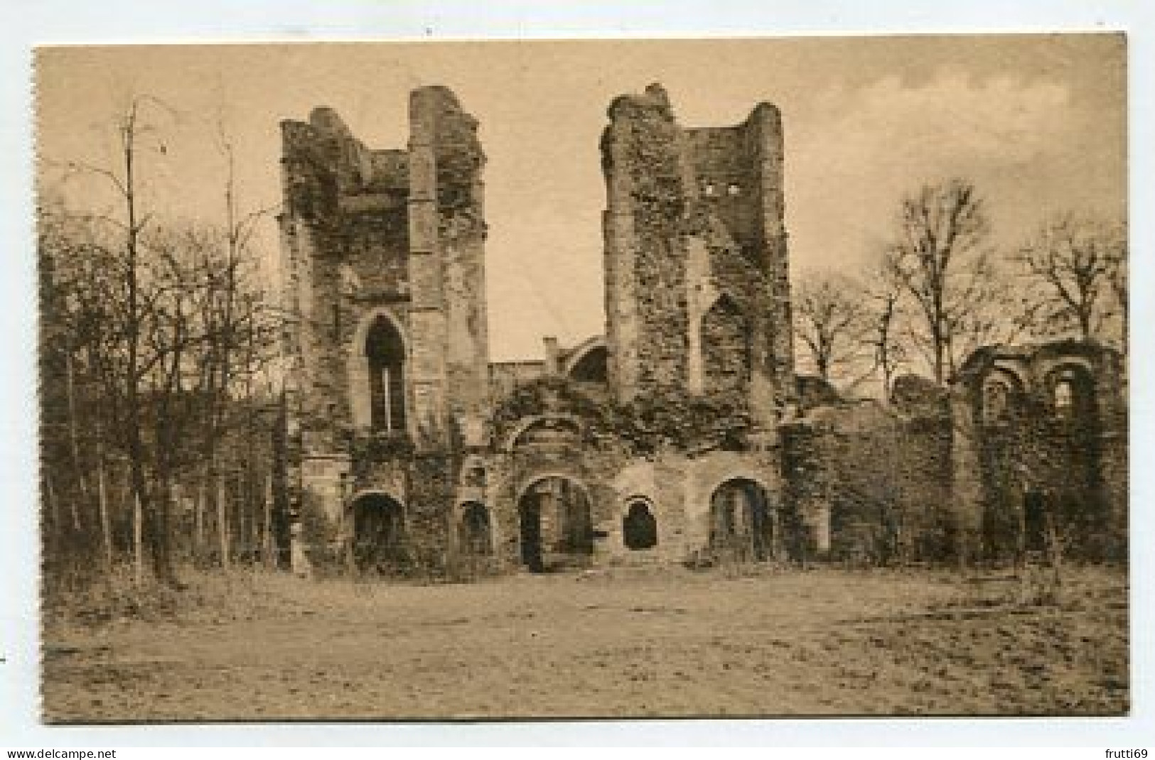 AK150607 BELGIUM - Abbaye De Villers - Facade De L'Églse - Villers-la-Ville