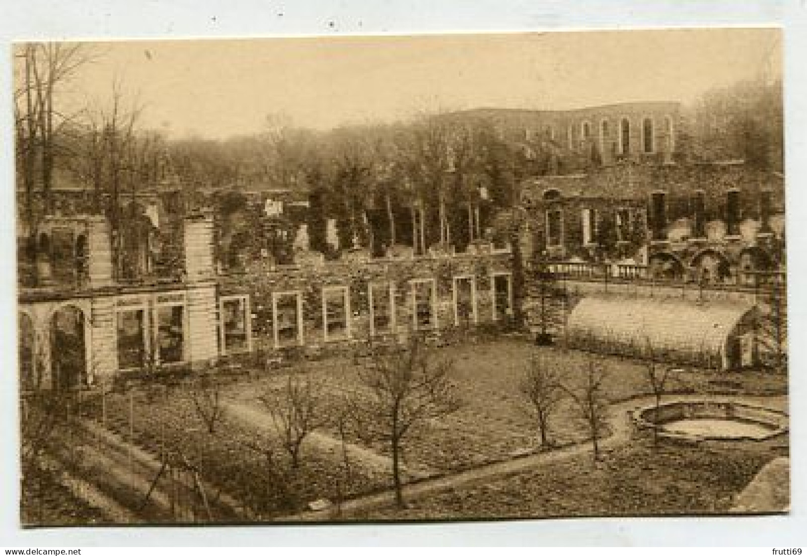 AK150610 BELGIUM - Abbaye De Villers - Jardin Et Facade Du Derier Quartier De L'abbé - Villers-la-Ville