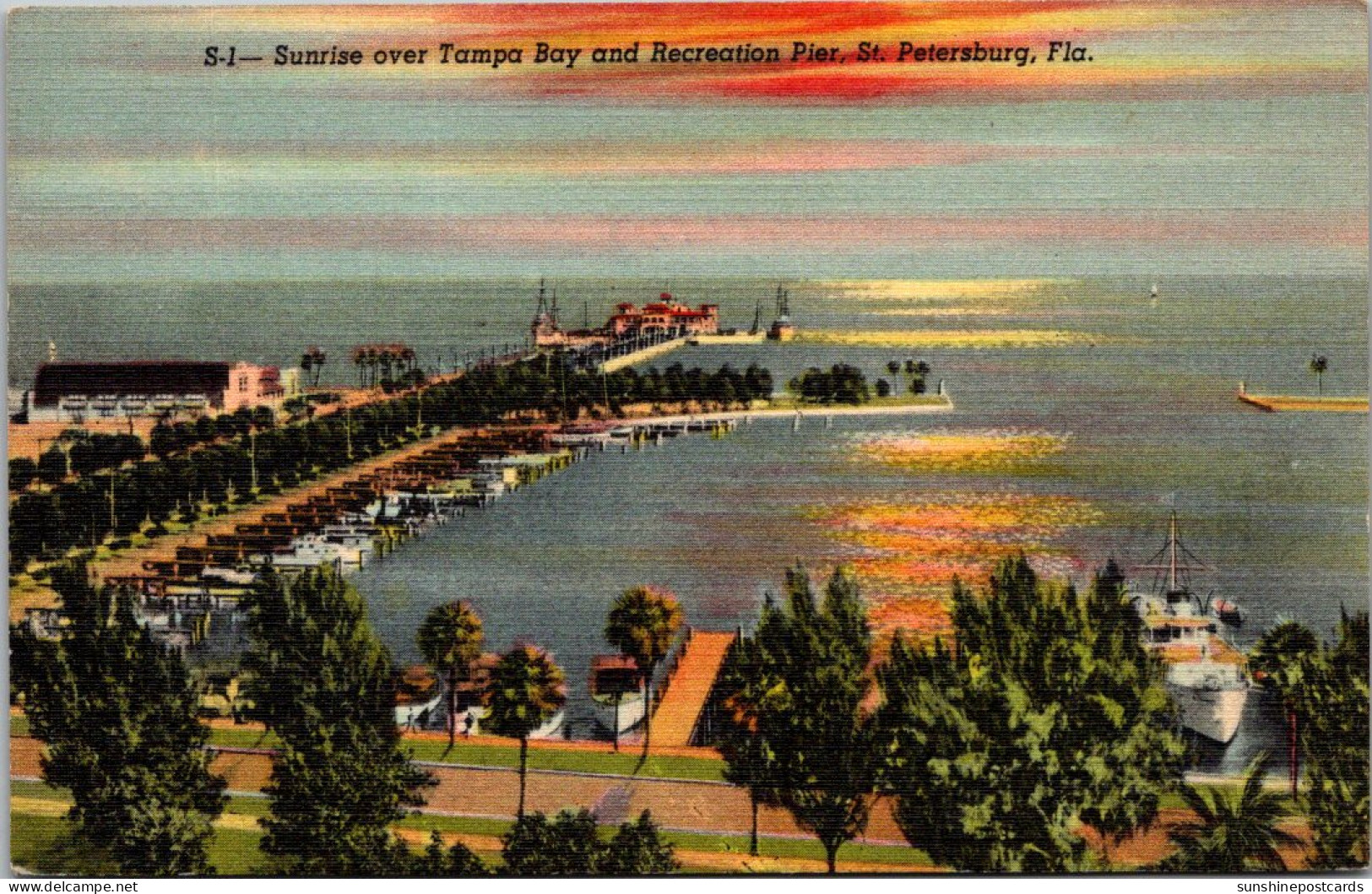 Florida St Petersburg Sunrise Over Tampa Bay And Recreation Pier Curteich - St Petersburg