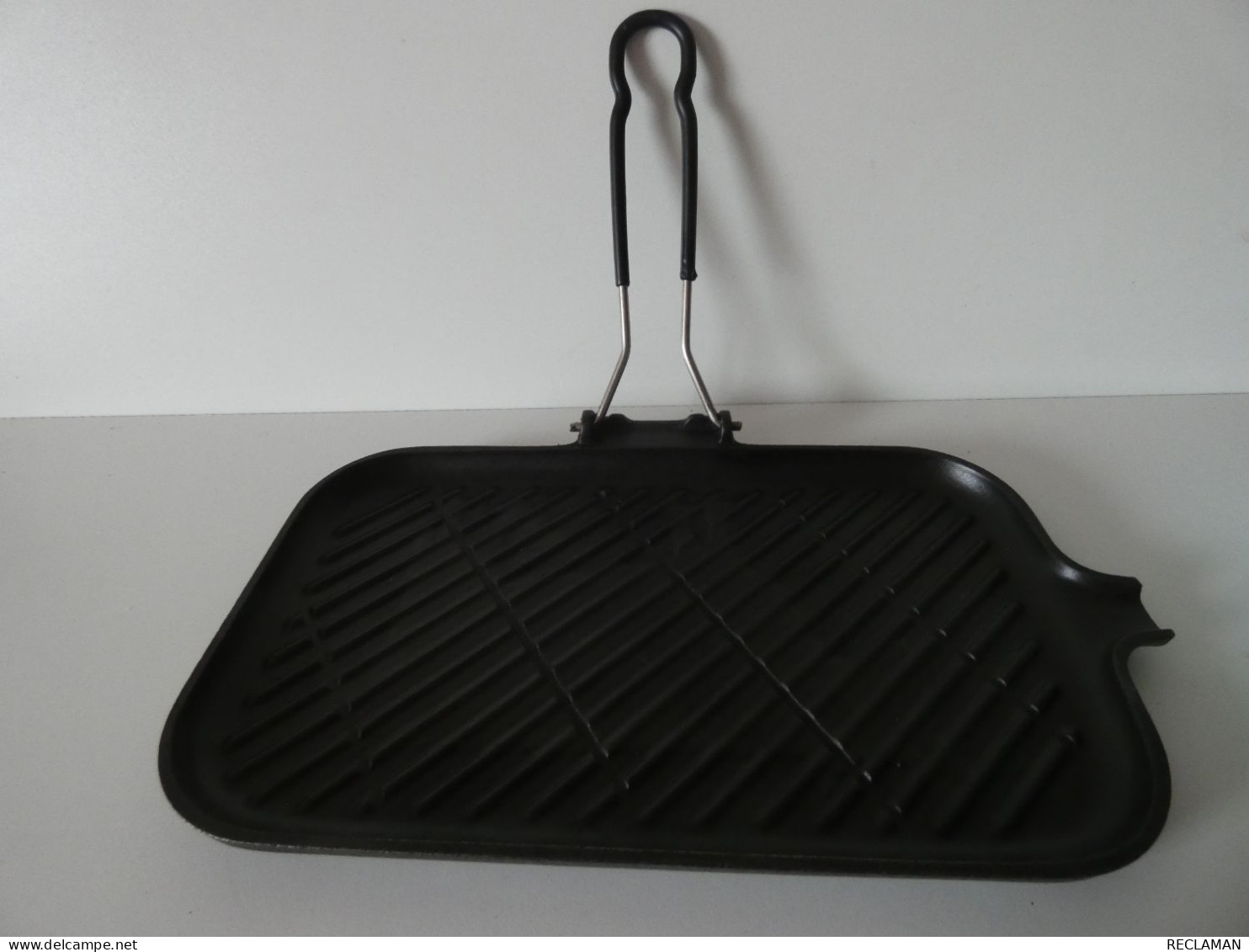 Grill Le Creuset En Fonte Modèle Boeuf 33 X 20 Cm Manche Siliconé - Kookpannen