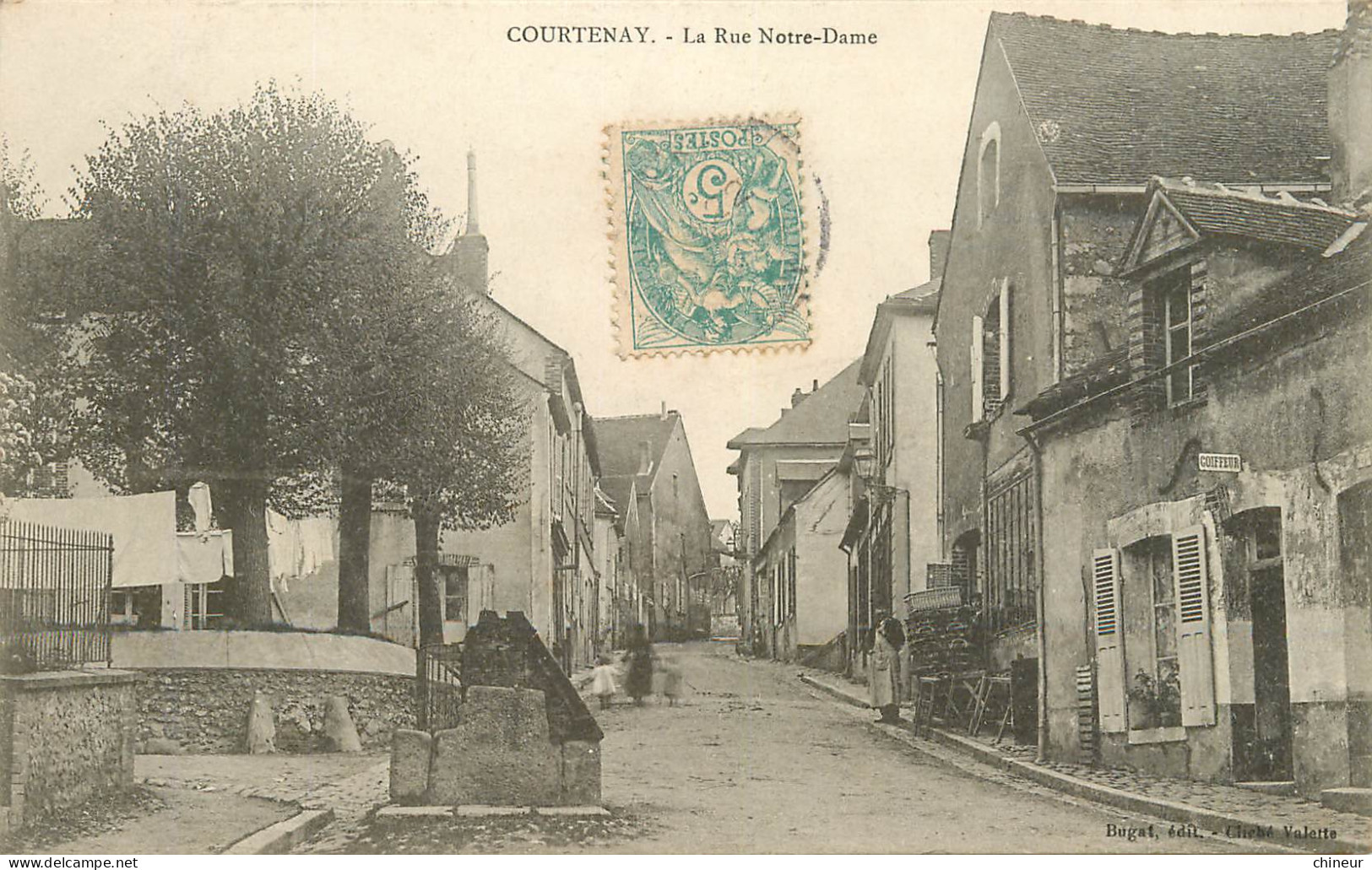 COURTENAY LA RUE NOTRE DAME LE COIFFEUR - Courtenay