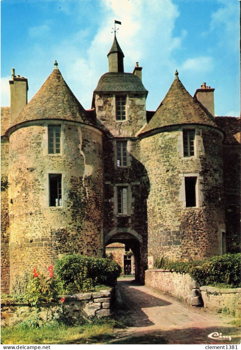 Treigny Chateau De Ratilly - Treigny