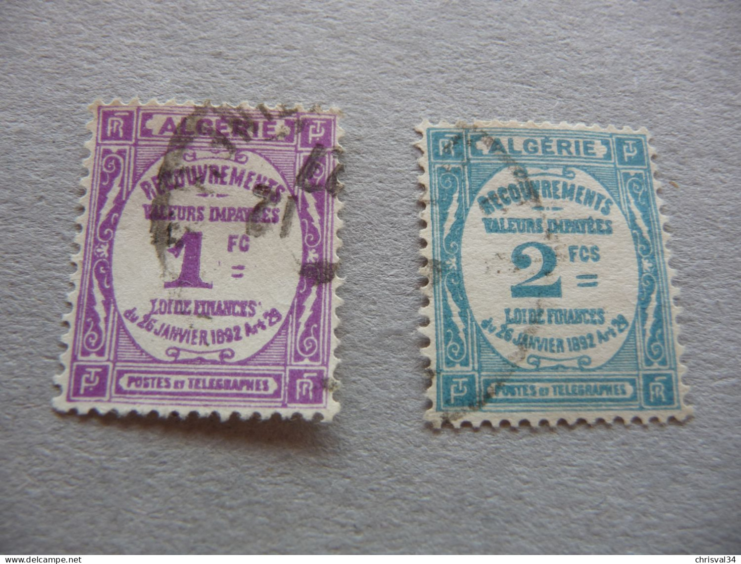 TIMBRES  ALGÉRIE    TAXE  N  19  /  20      COTE  7,25  EUROS    OBLITERES - Timbres-taxe