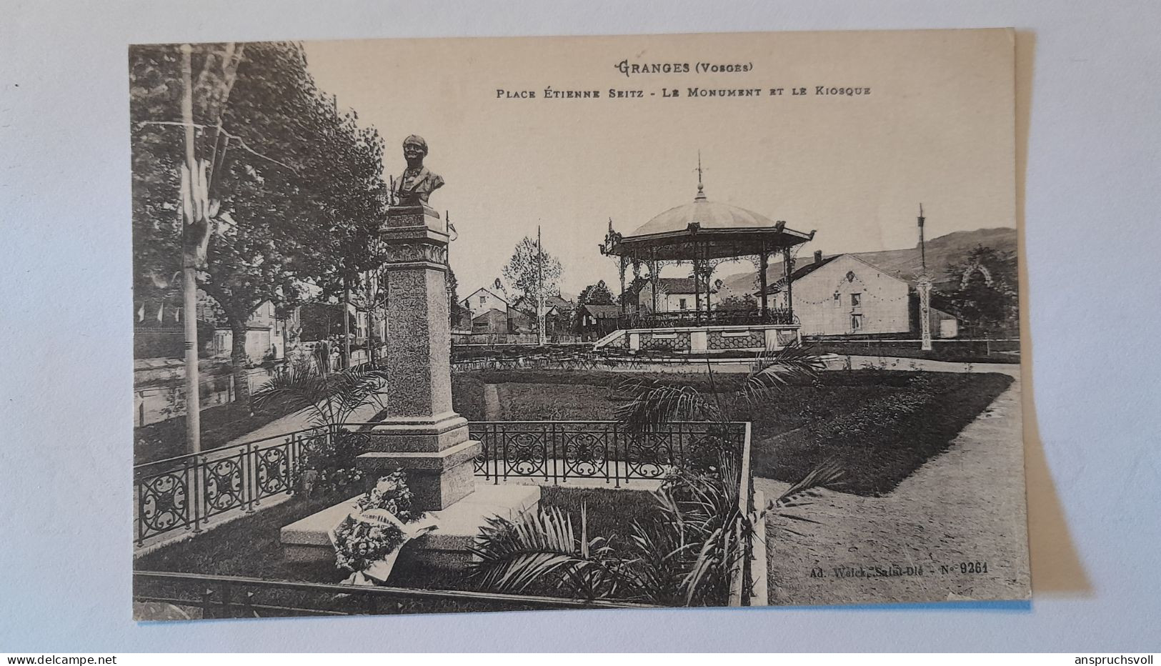 CPA - 88 - GRANGES - Place Etienne Seitz - Le Monument Et Le Kiosque - Granges Sur Vologne