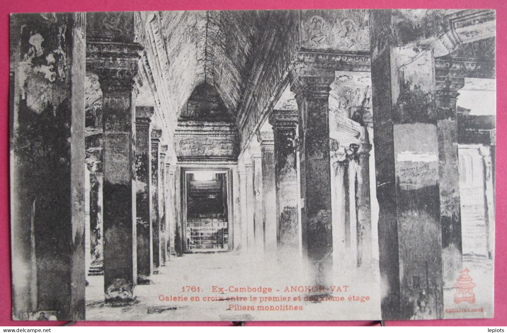 Ex Cambodge - Angkor Vat - Galerie En Croix Entre Le Premer Et Le Deuxième étage - Piliers Monolithes - Cambodge