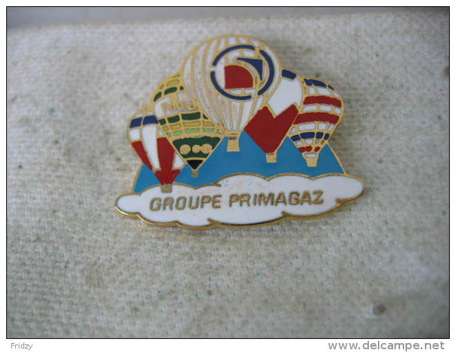 Pin's 5 Montgolfieres Du Groupe Primagaz - Fesselballons