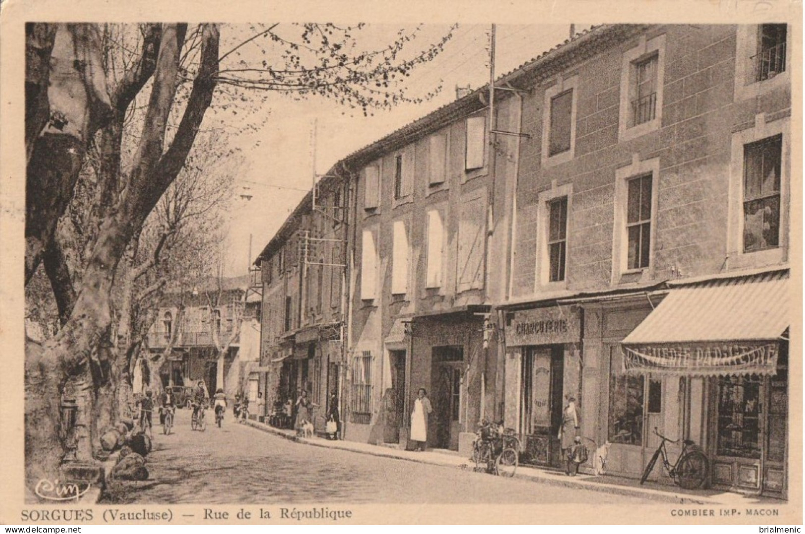 SORGUES  Rue De La République - Sorgues