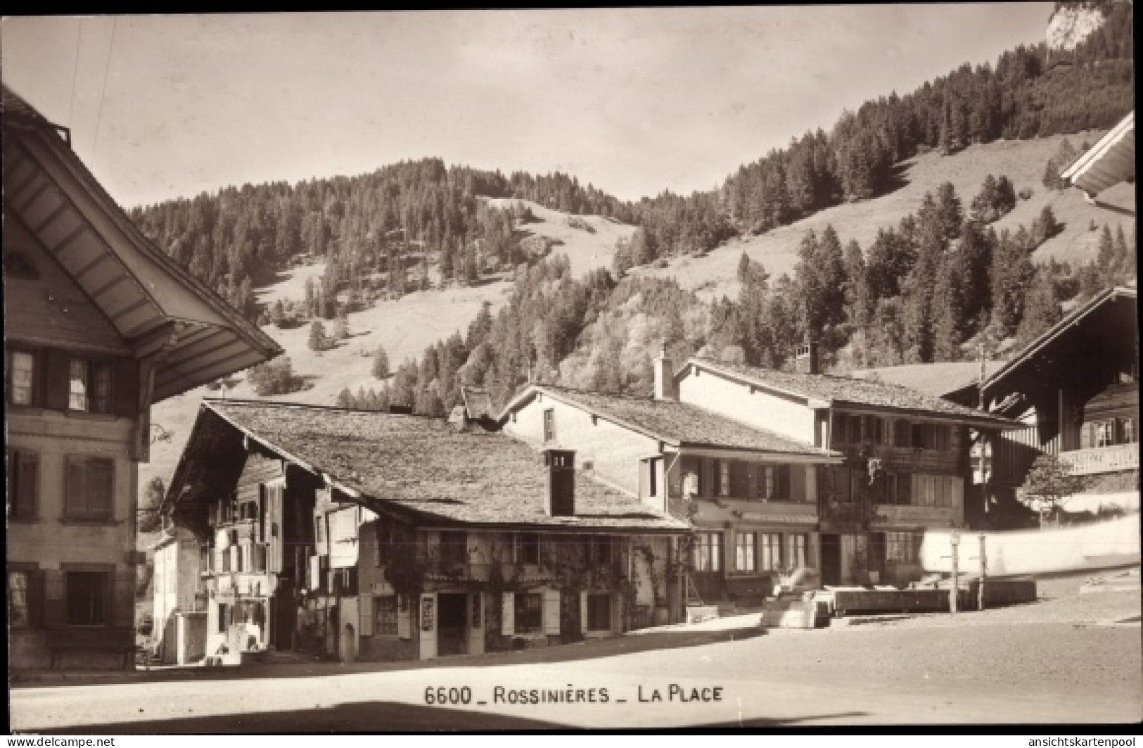 CPA Rossinière Kanton Waadt, La Place - Rossinière