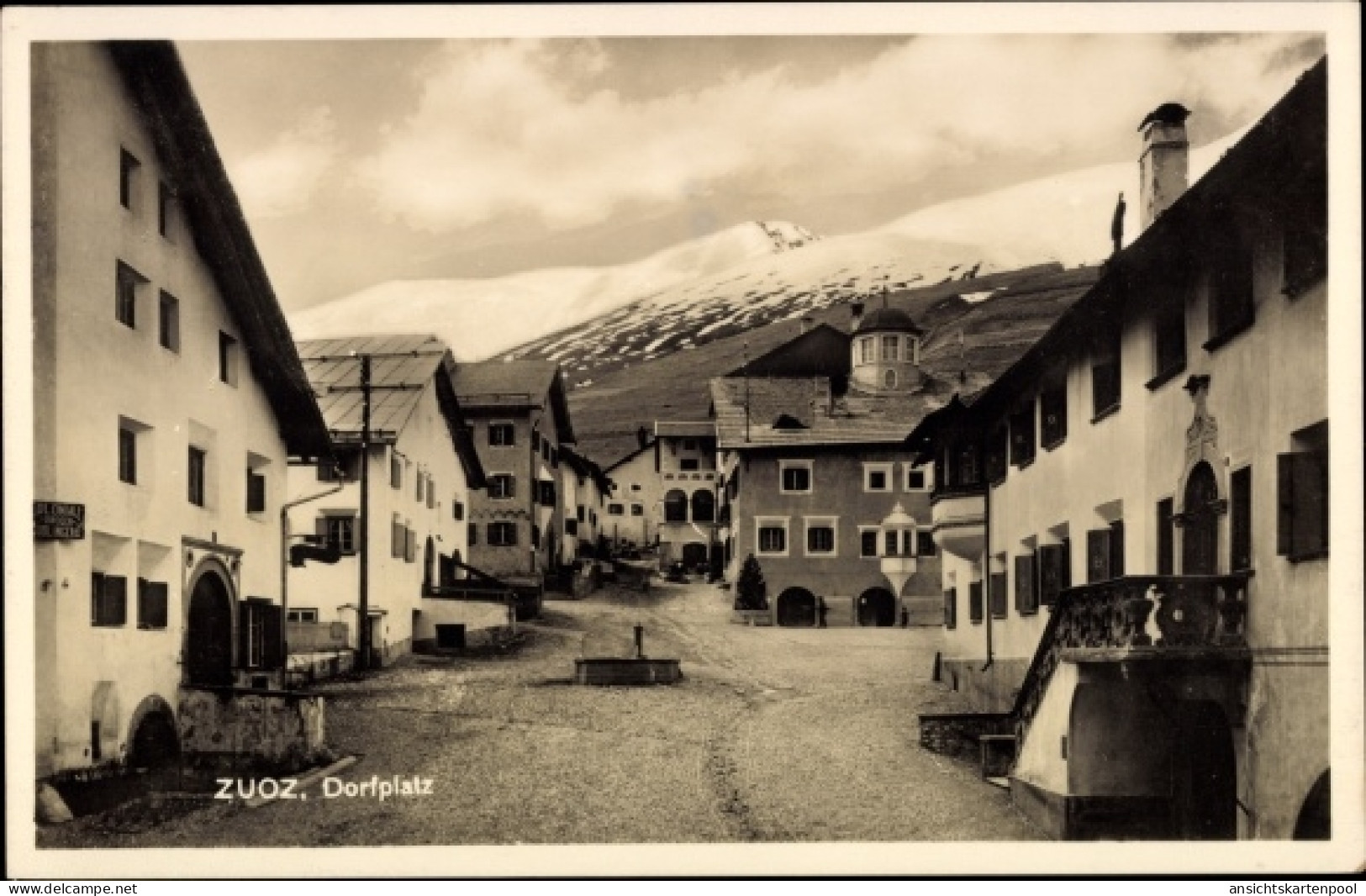 CPA Zuoz Kanton Graubünden, Dorfplatz - Zuoz