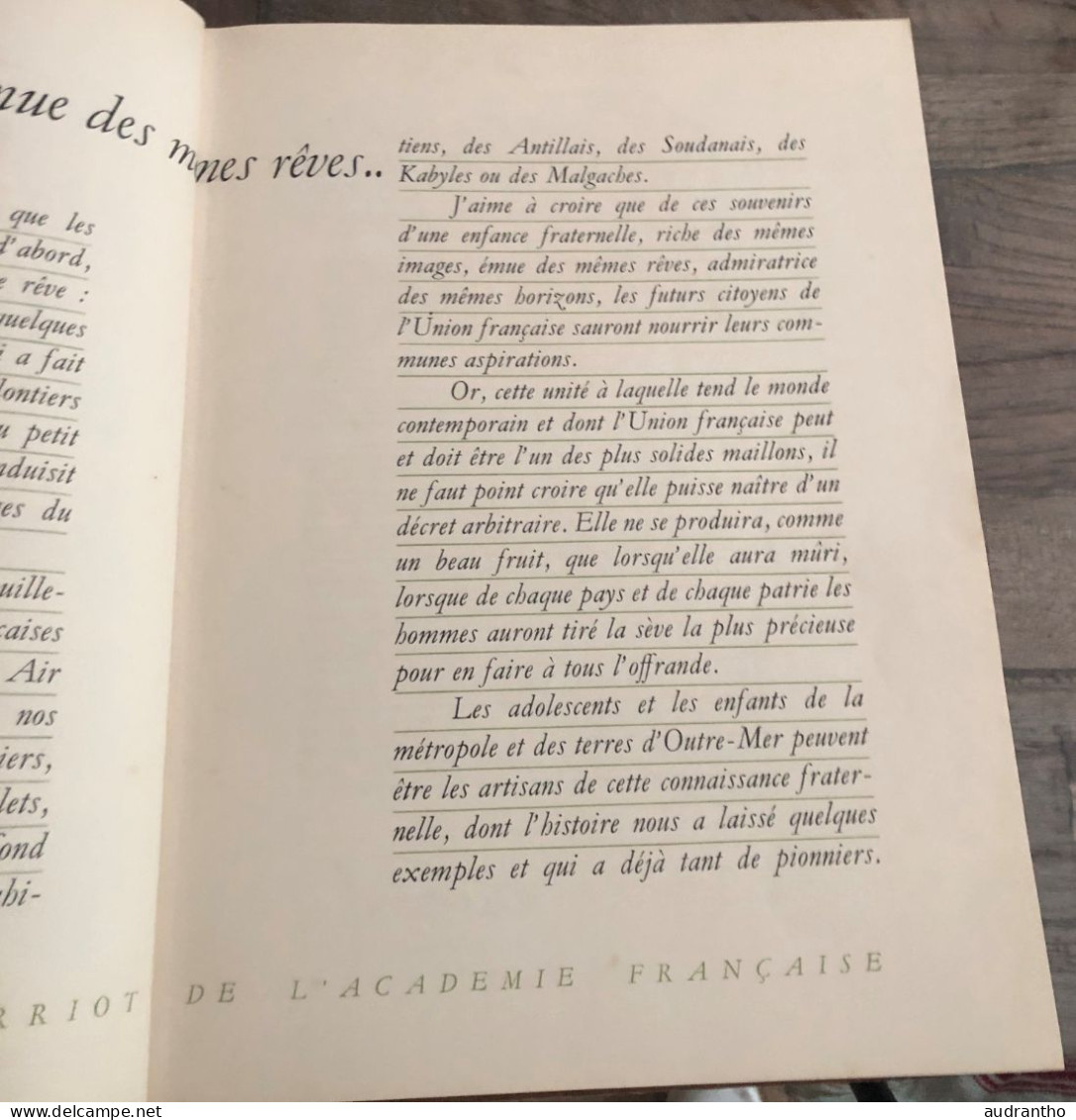 Livre De 1950 A VOL D'OISEAU Images Françaises D'outre-mer Préface Edouard Herriot - éditeurs Alépée & Cie - Outre-Mer