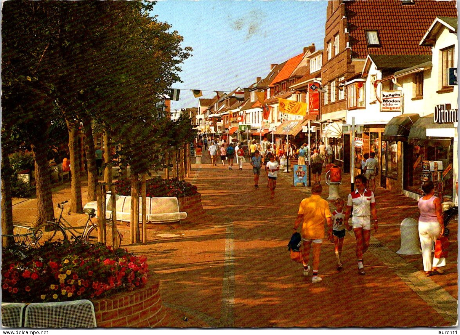 8-8-2023 (1 T 50) Germany - Shopping Street In Büsum - Magasins