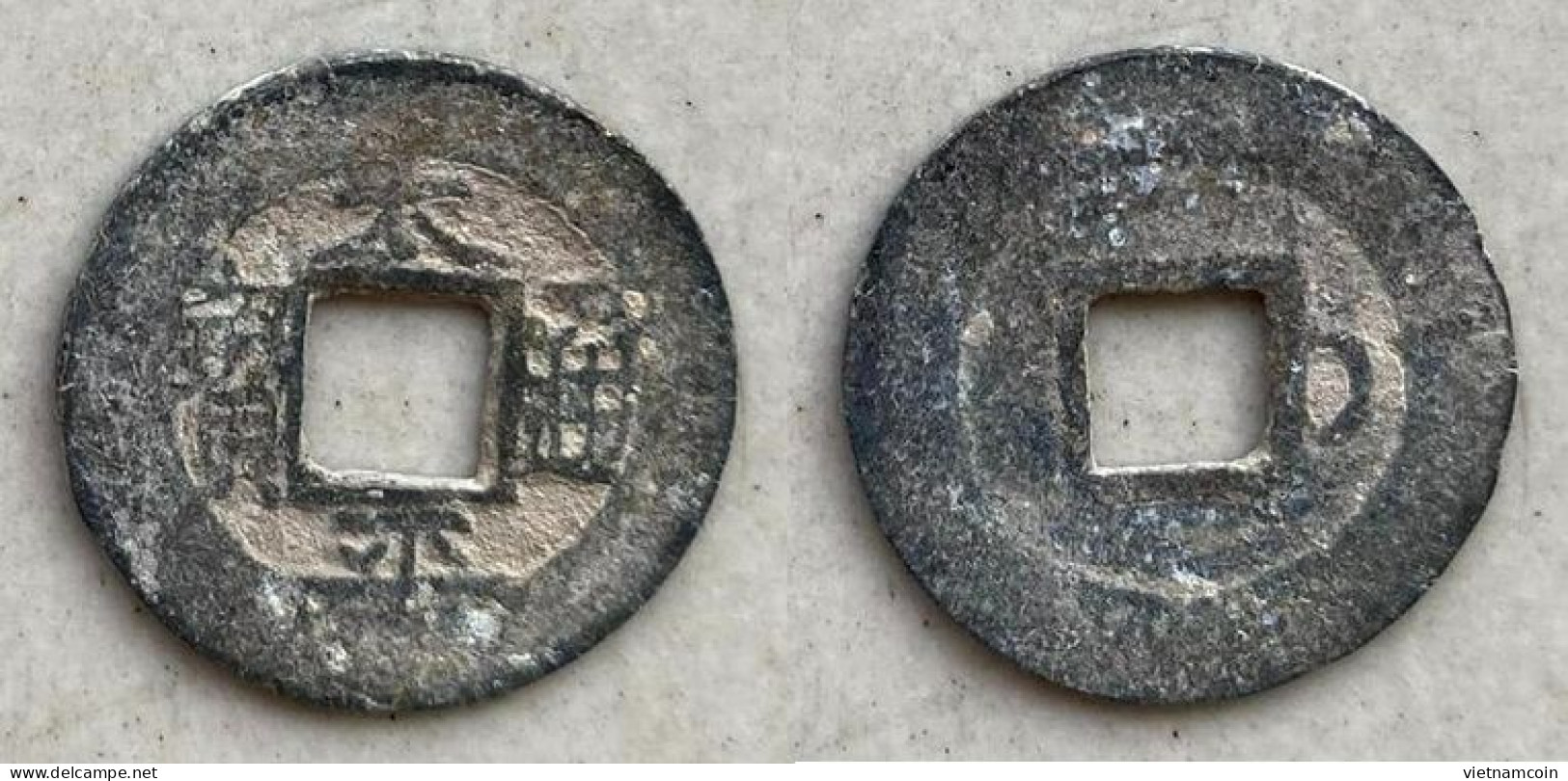 Ancient Annam Coin Thai Binh Thong Bao Triangle Head Thong (zinc Coin) THE  NGUYEN LORDS (1558-1778) - Viêt-Nam