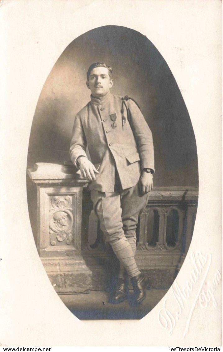 MILITARIA - Médaillon - Portrait D'un Soldat - Carte Postale Ancienne - Personen