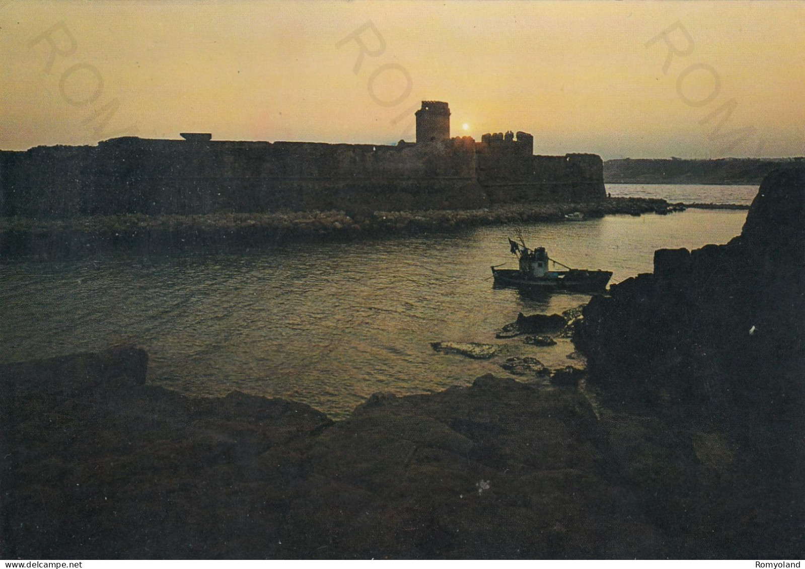 CARTOLINA  LE CASTELLA,CROTONE,CALABRIA-ALBA SUL CASTELLO ARAGONESE-STORIA,MEMORIA,CULTURA,BELLA ITALIA,VIAGGIATA 1975 - Crotone