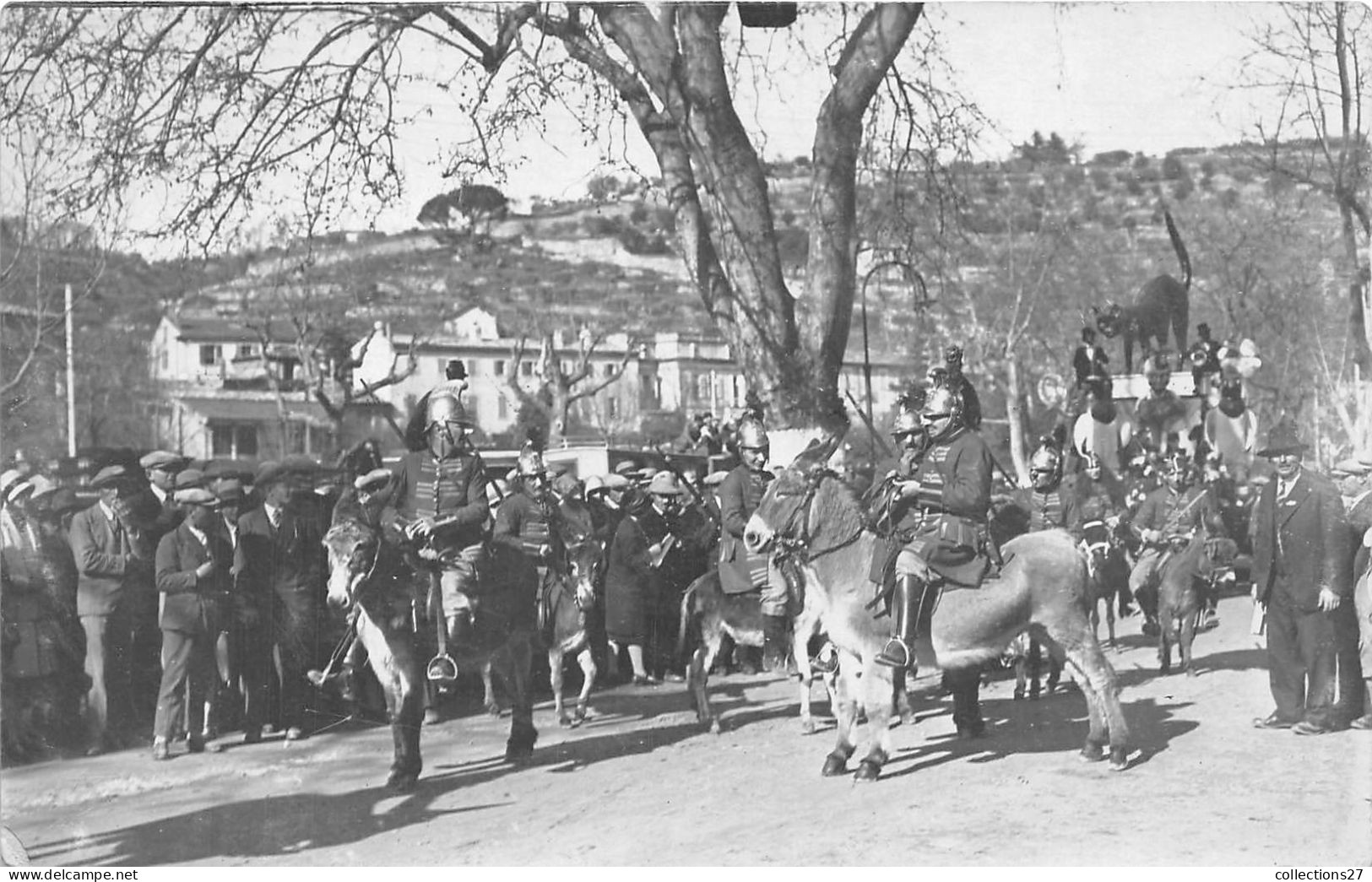 84-APT- CARTE PHOTO - CAVALCADE 1931- LES DRÂGONS DU VILLARS - A CONTROLER - Apt