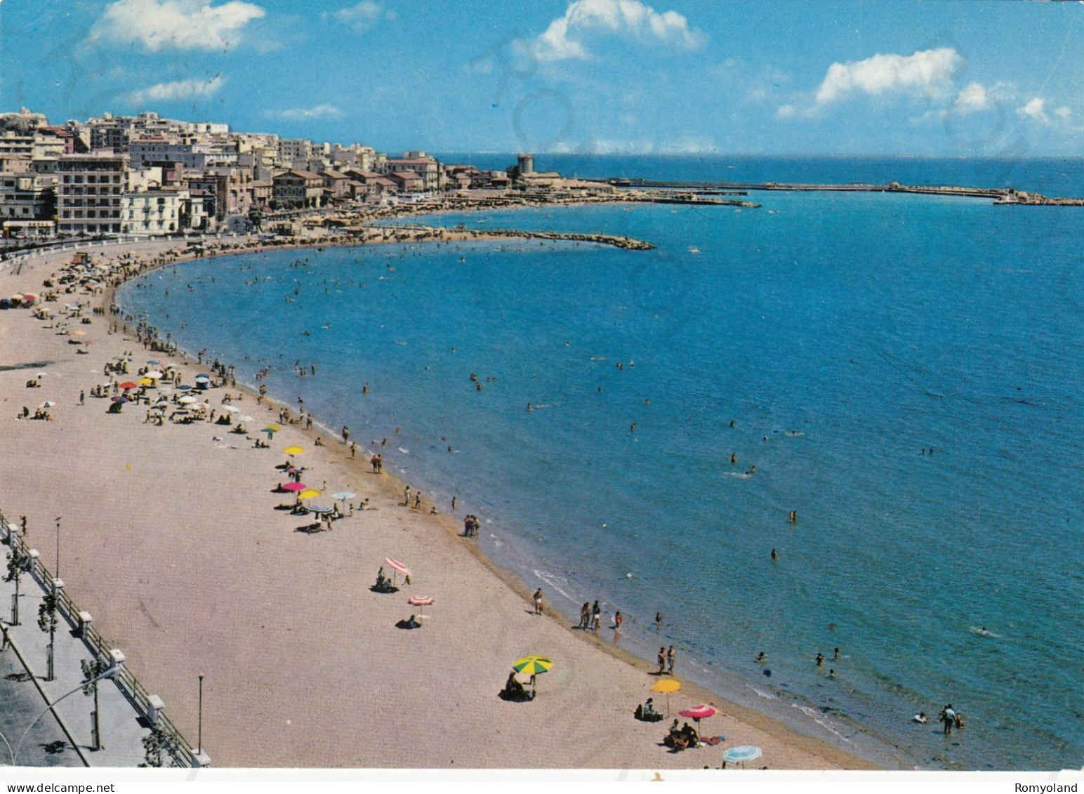 CARTOLINA  CROTONE,CALABRIA-LUNGOMARE E SPIAGGIA BALNEARE-MARE,ESTATE,VACANZA,BARCHE A VELA,BELLA ITALIA,VIAGGIATA 1970 - Crotone