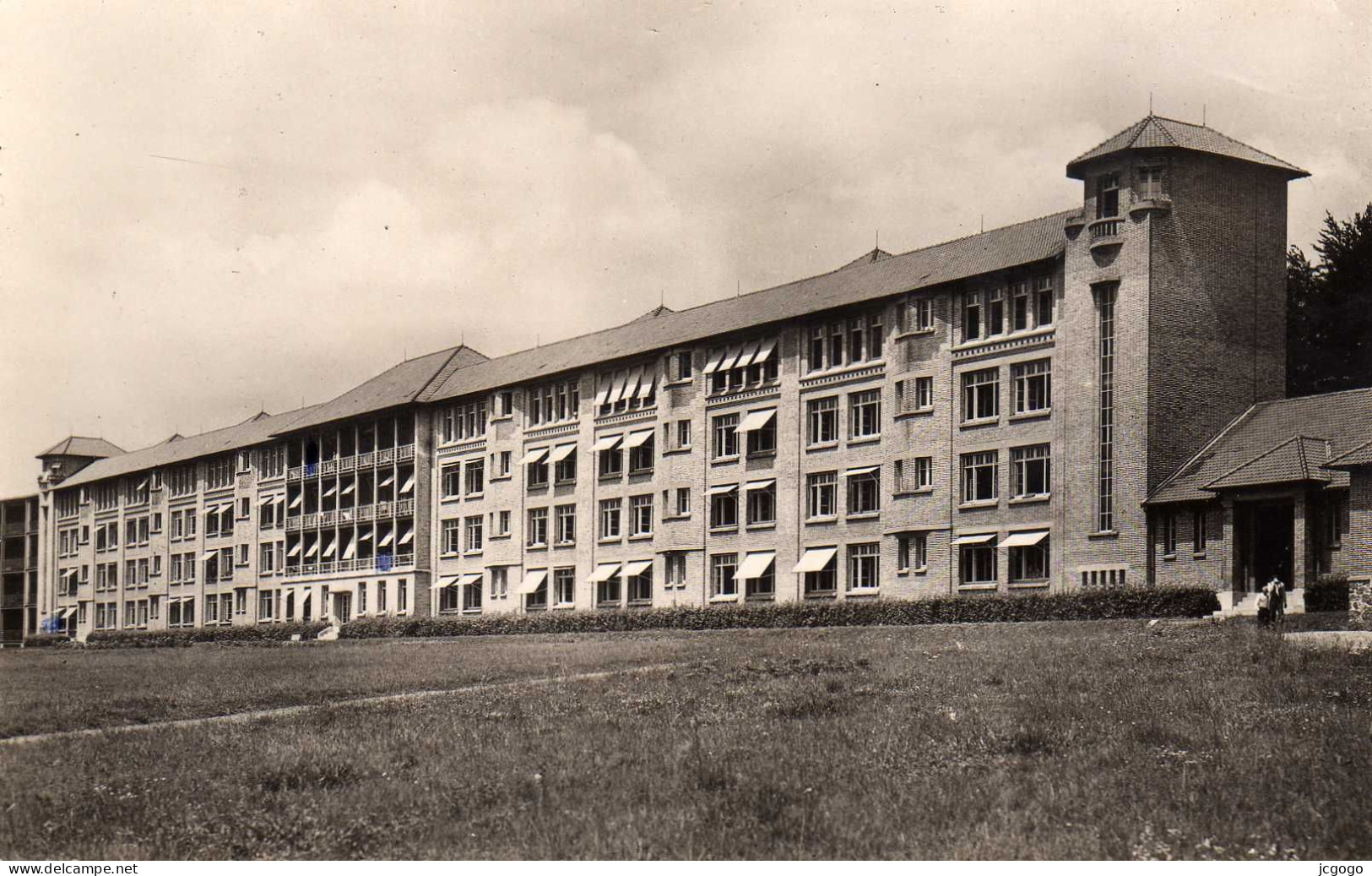 SAINT-MARTIN-DU-TERTRE  Sanatorium F. Besançon . Pavillon " La Forêt " - Saint-Martin-du-Tertre