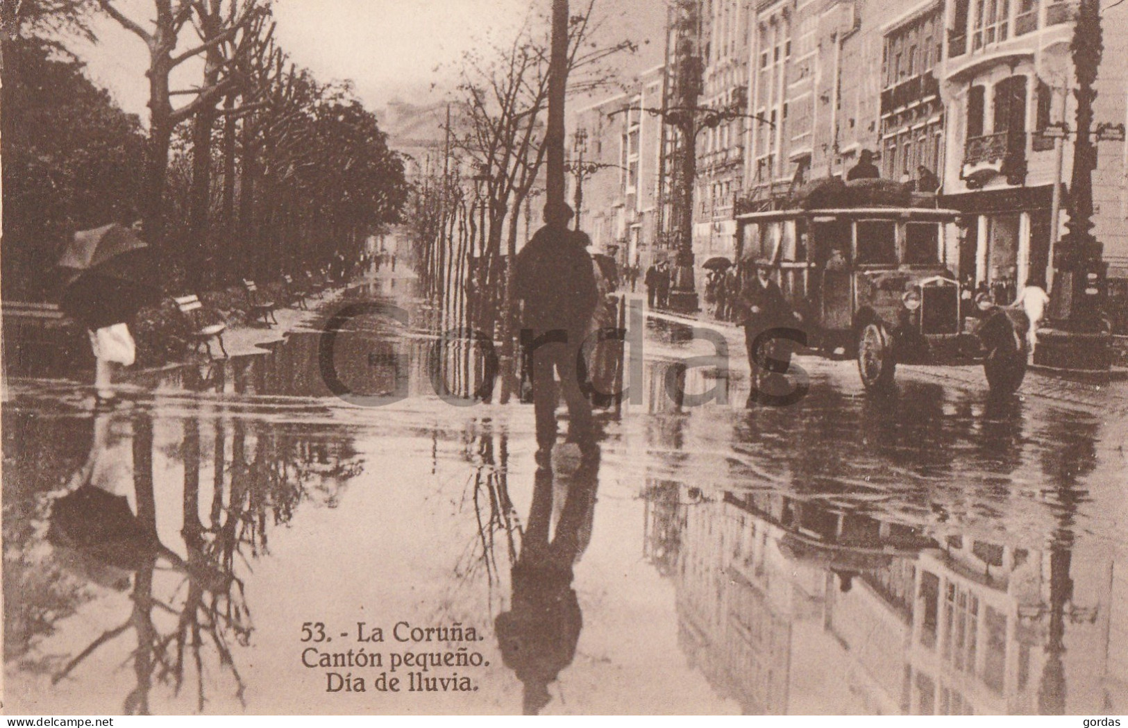 Spain - La Coruna - Canton Pequeno - Dia De Lluvia - Old Time Bus - La Coruña