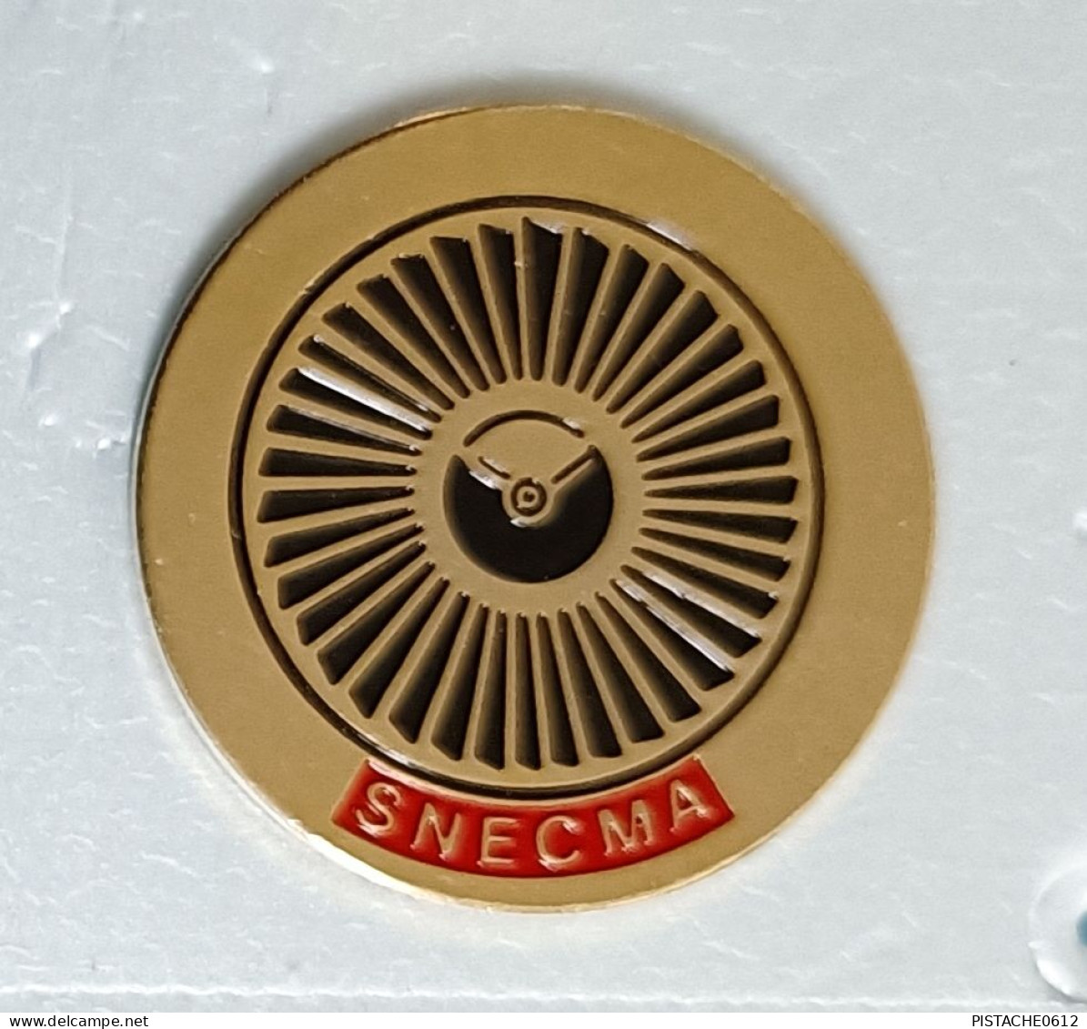 Pin's SNECMA Industrie Aéronautique Et Spatiale. - Espace
