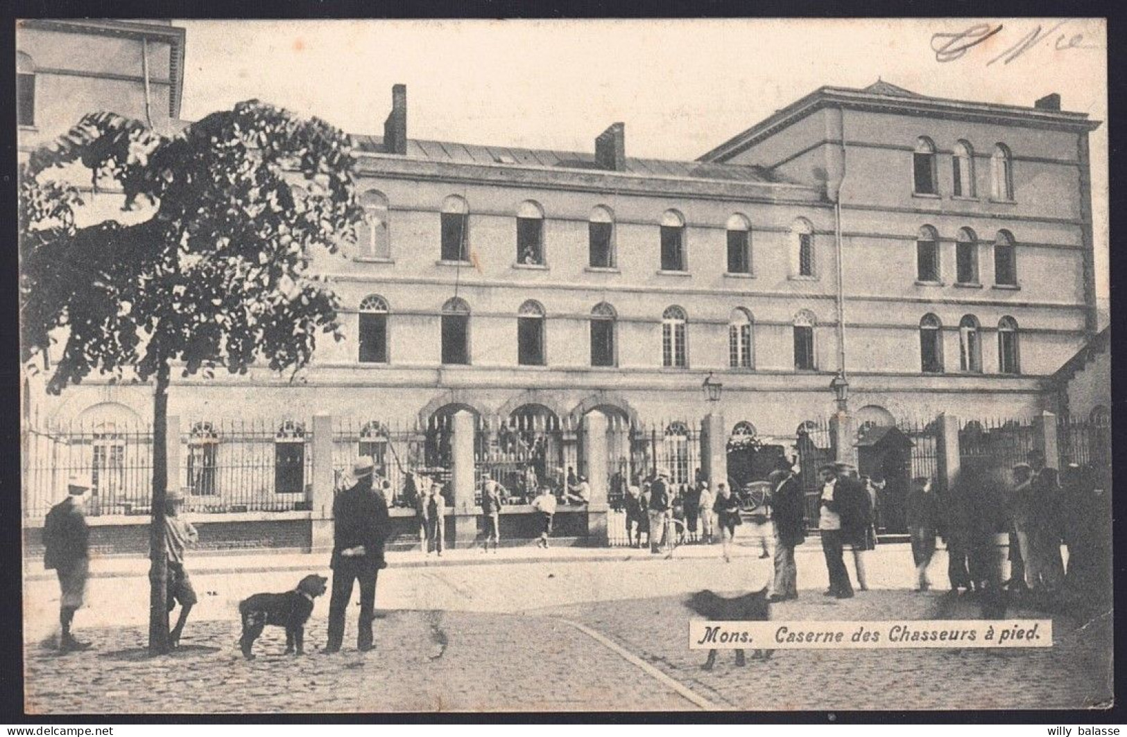 +++ CPA - MONS - Caserne Des Chasseurs à Pied  // - Mons