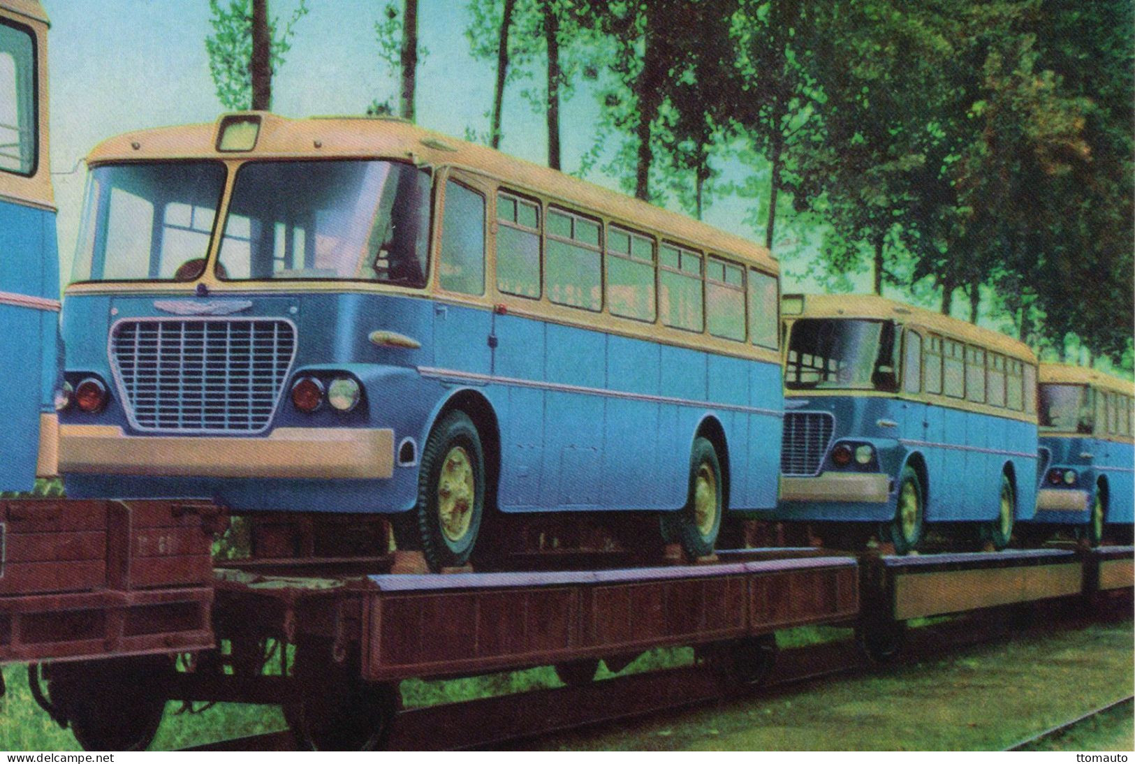 Ikarus 620 Autobusses Loaded Onto Railway Wagon  -    CPM - Bus & Autocars