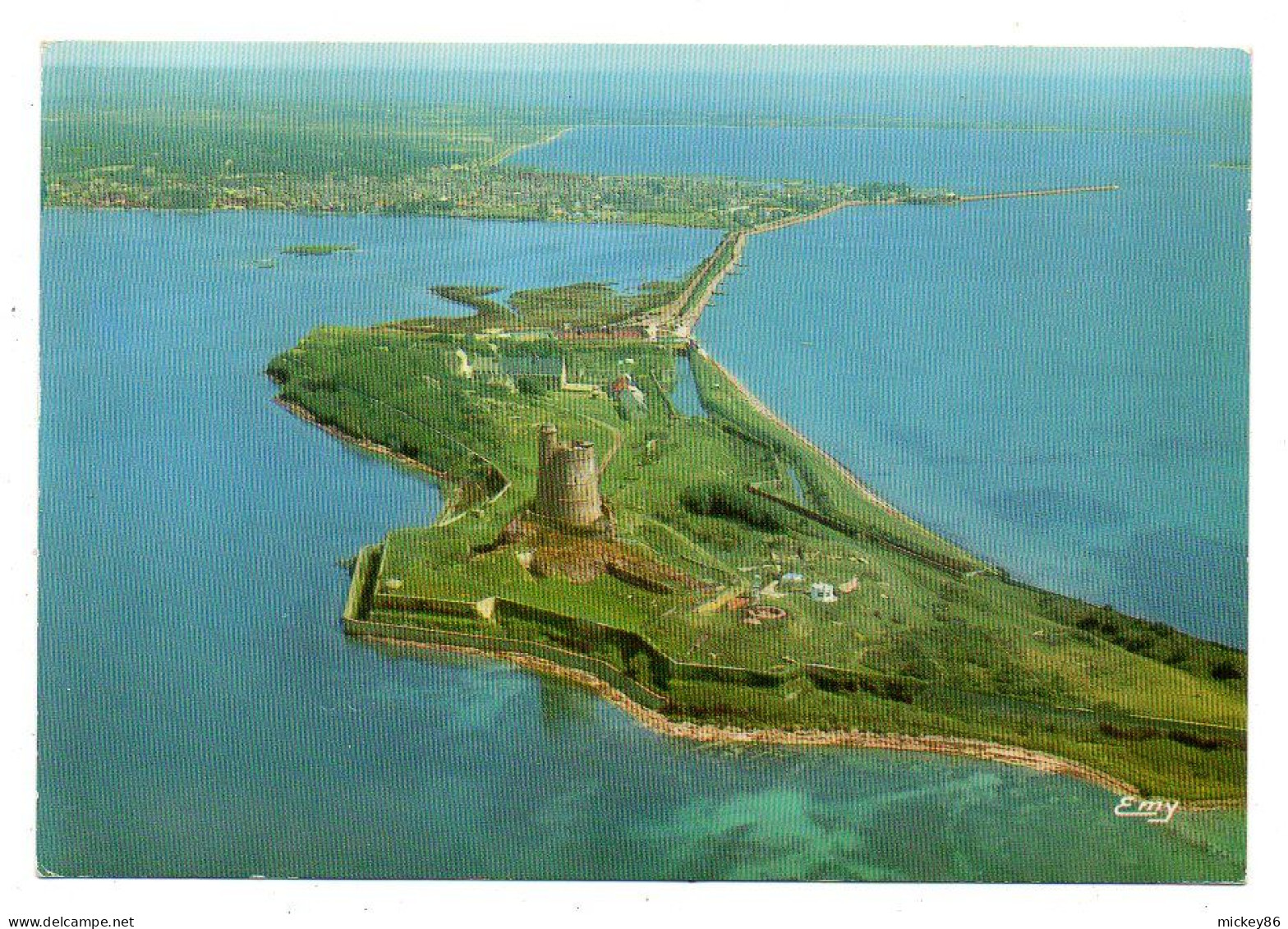 SAINT VAAST LA HOUGUE- 1980-Vue Aérienne ,1er Plan Fort De La Hougue D'près Plans De Vauban ...timbre...cachet - Saint Vaast La Hougue