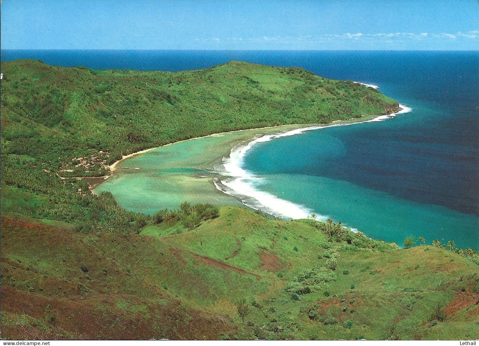 Ref ( 10 710 )   Le Village Et La Baie D Avera A Rurutu - Polynésie Française