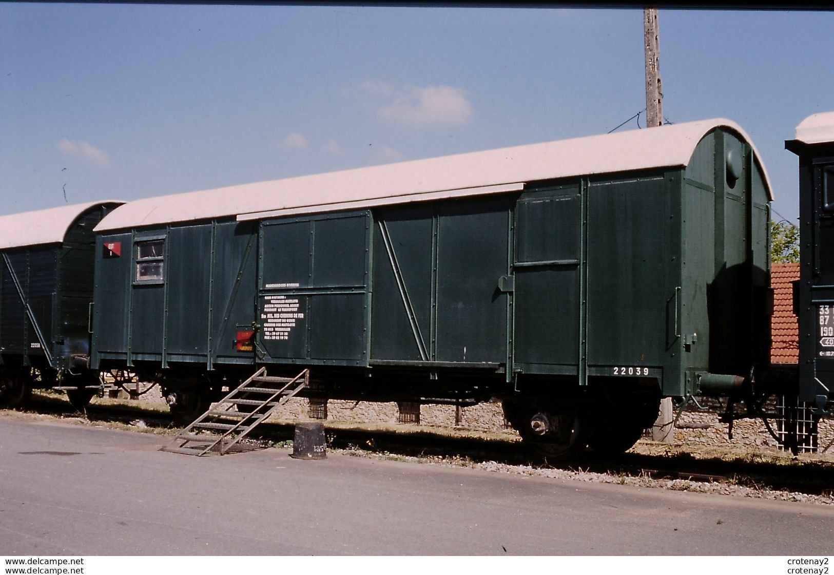 Photo Diapo Diapositive Slide Train Locomotive Wagon Couvert Du 5ème GENIE MILITAIRE Le 19/06/1999 VOIR ZOOM - Diapositives