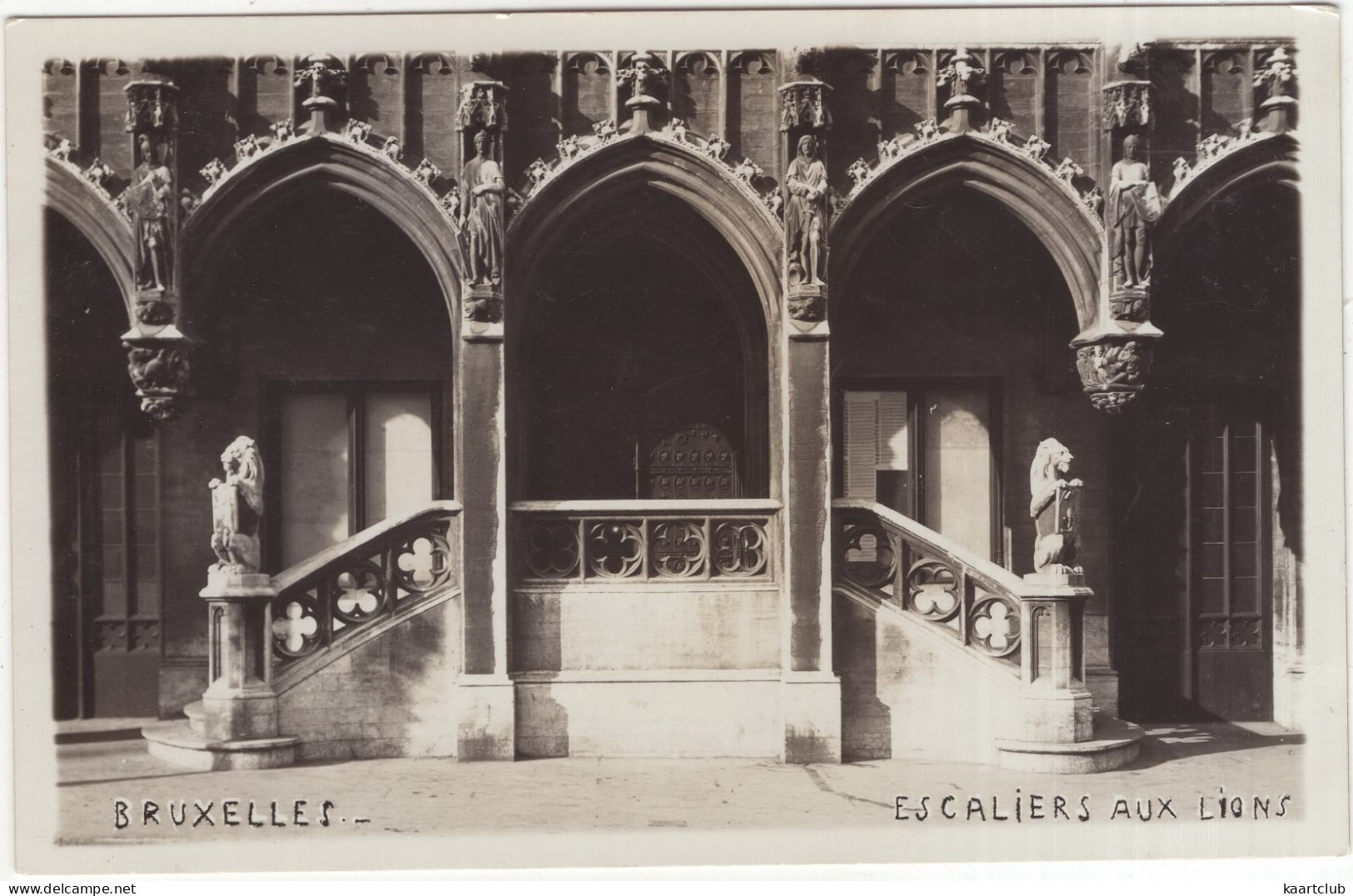 Bruxelles - Escaliers Aux Lions - (Brussel, België/Belgique) - Bruxelles-ville