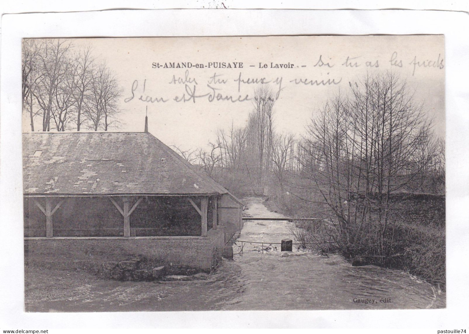 CPA :  14 X 9  -  St-AMAND-en-PUISAYE  -  Le  Lavoir - Saint-Amand-en-Puisaye