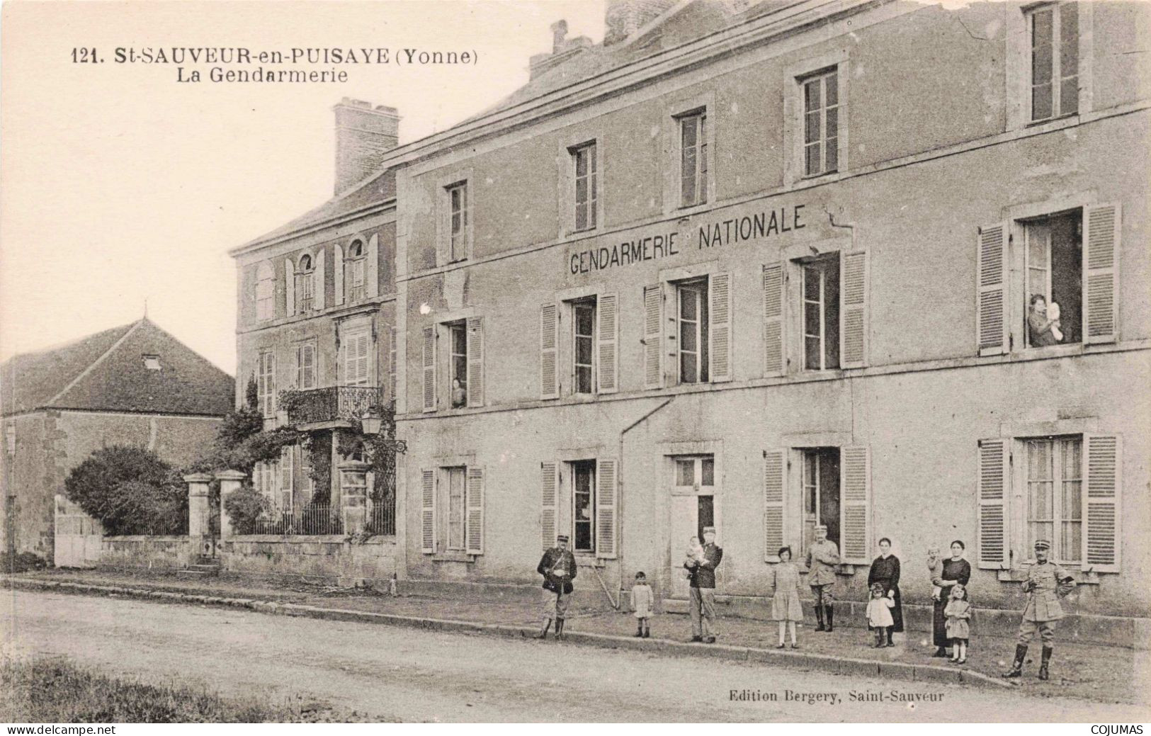 89 -  ST SAUVEUR EN PUISAYE - S21049 - La Gendarmerie - Saint Sauveur En Puisaye