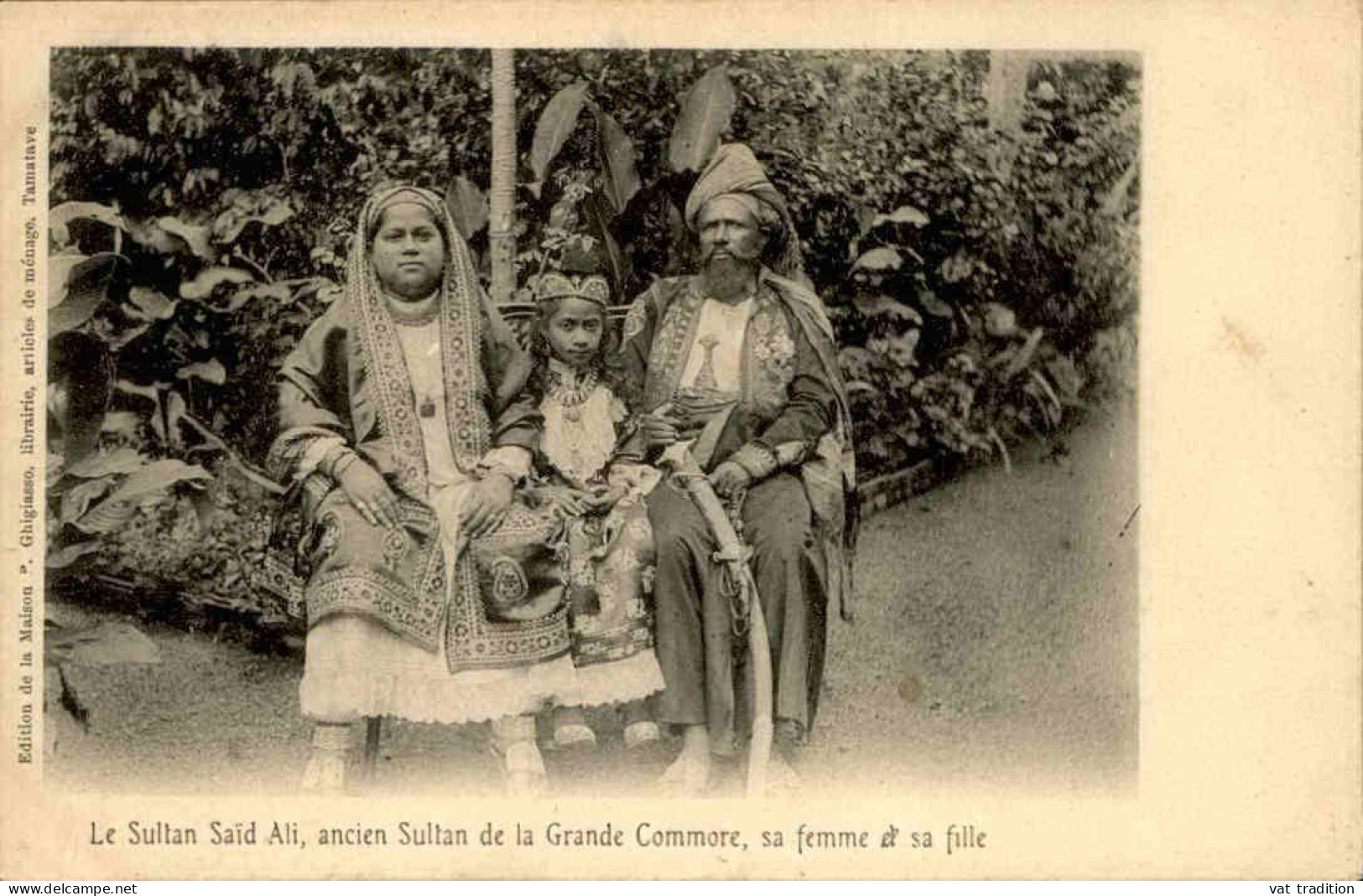 COMORES - Le Sultan Saïd Ali Ancien Sultan De La Grande Comore Avec Sa Femme Et Sa Fille - L 145874 - Comores
