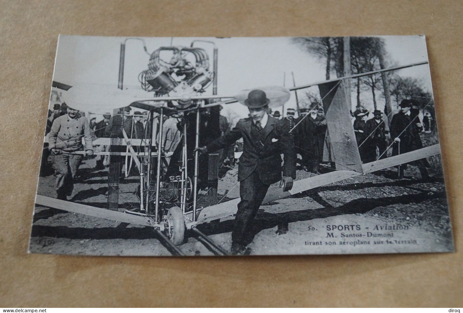Aviation ,aviateur,M. Santos - Dumont Tirant Son Aéroplane, Ancienne Carte Postale,collection - Aviatori