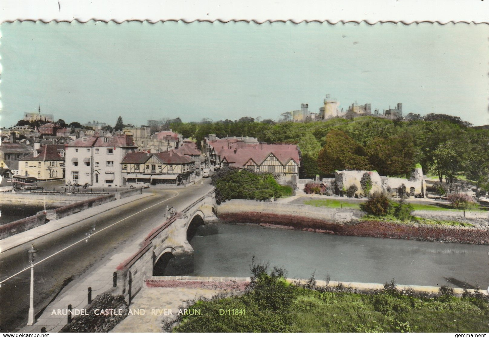 ARUNDEL CASTLE AND RIVER ARUN - Arundel