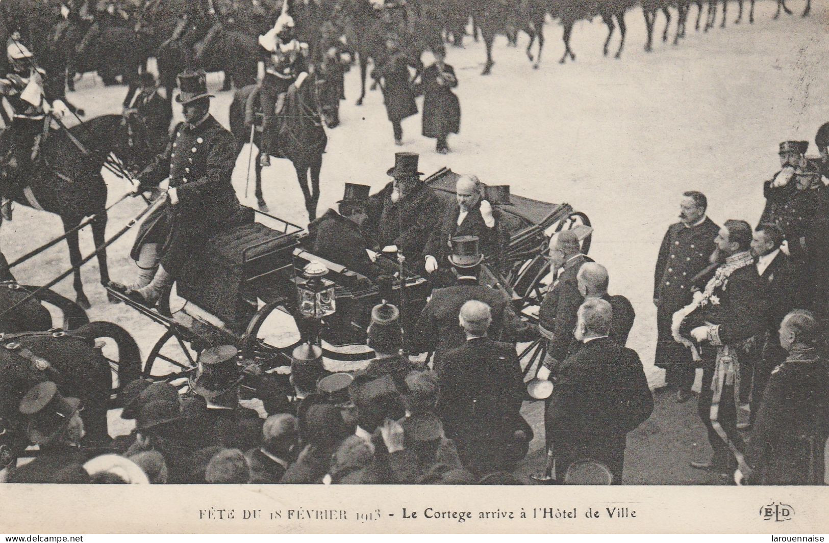 75004- PARIS - Fête Du 18 Février 1913 - Le Cortège Arrive à L' Hôtel De Ville - Personnages