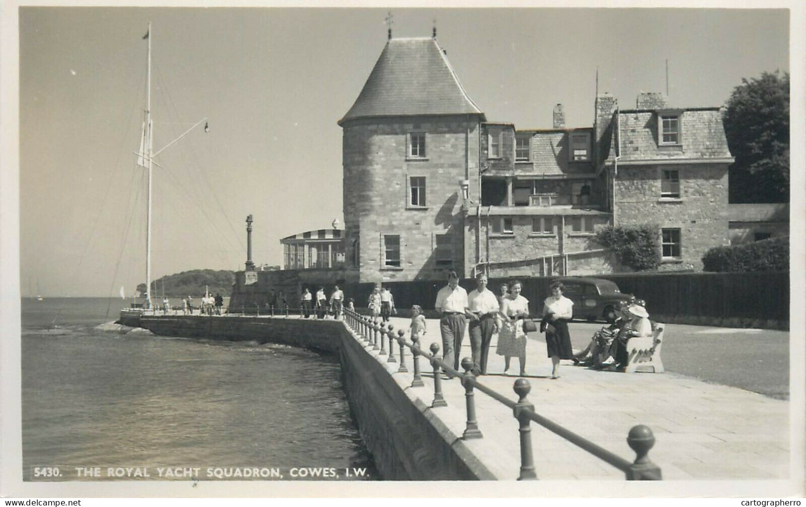 Isle Of Wight Cowes Royal Yacht Squadron - Cowes