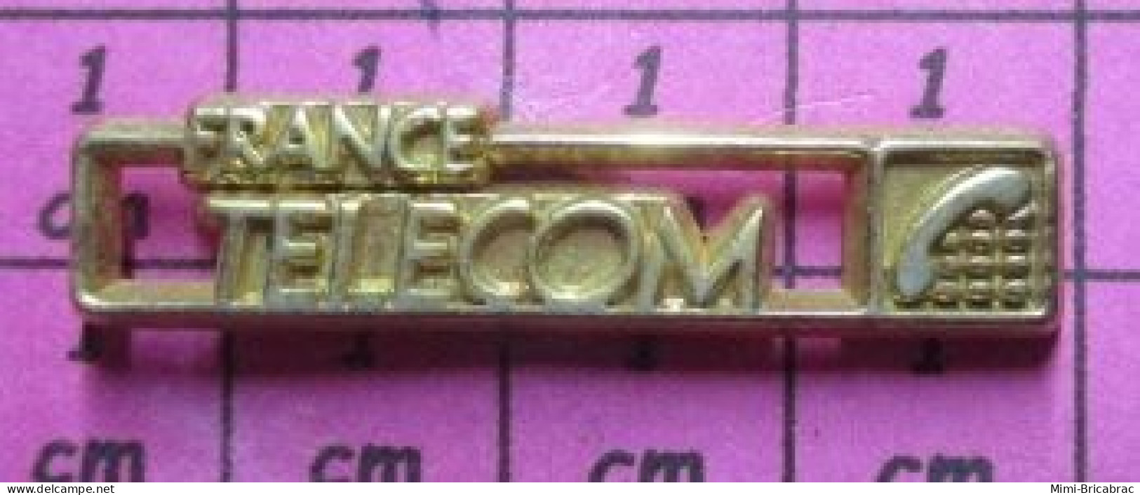 411G Pin's Pins / Beau Et Rare / FRANCE TELECOM / TOUT METAL JAUNE LOGO ANNEES 90 - Telecom De Francia