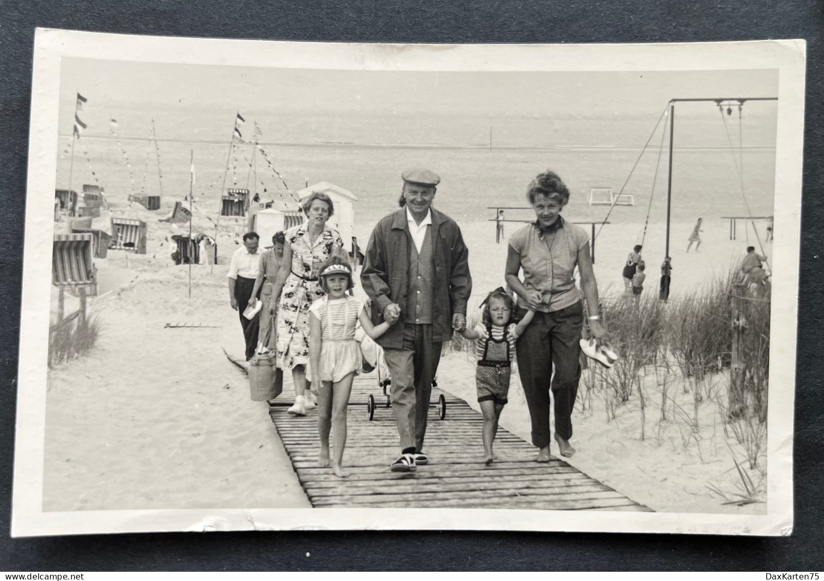 Leute Und Strand/ Fotokarte Gestempelt In Nordseebad Langeoog/ Zustand Beachten - Wittmund