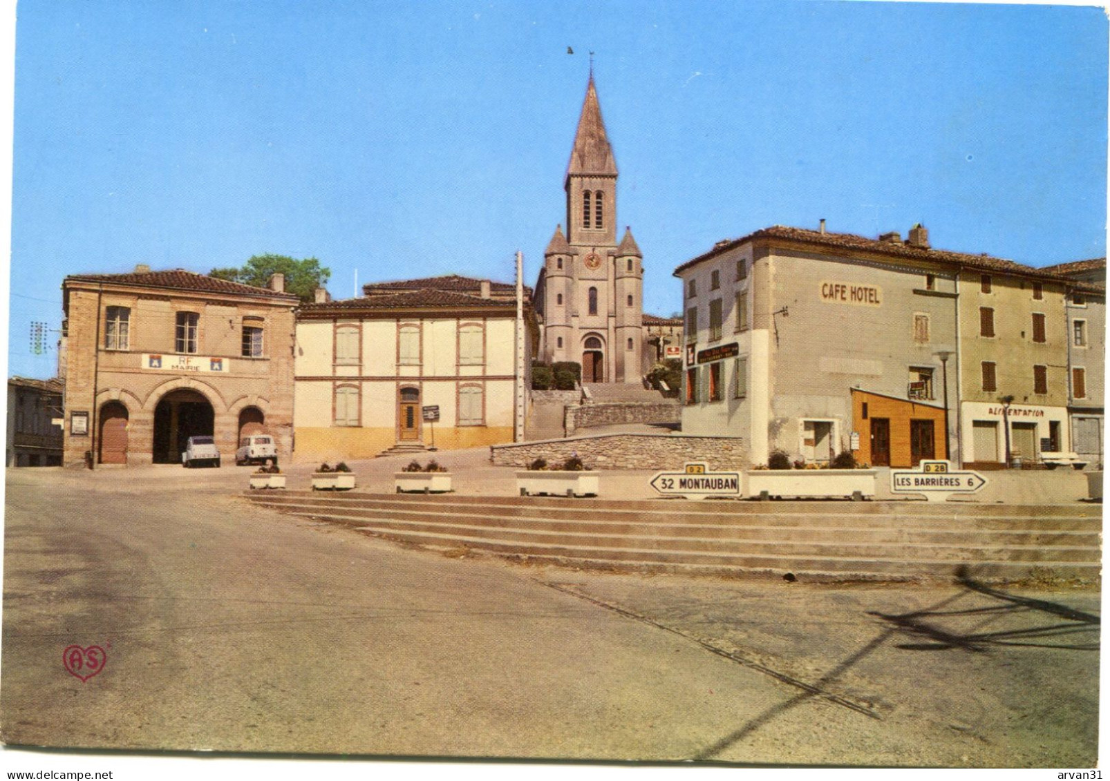 SALVAGNAC - LA PLACE Et L' EGLISE - - Salvagnac