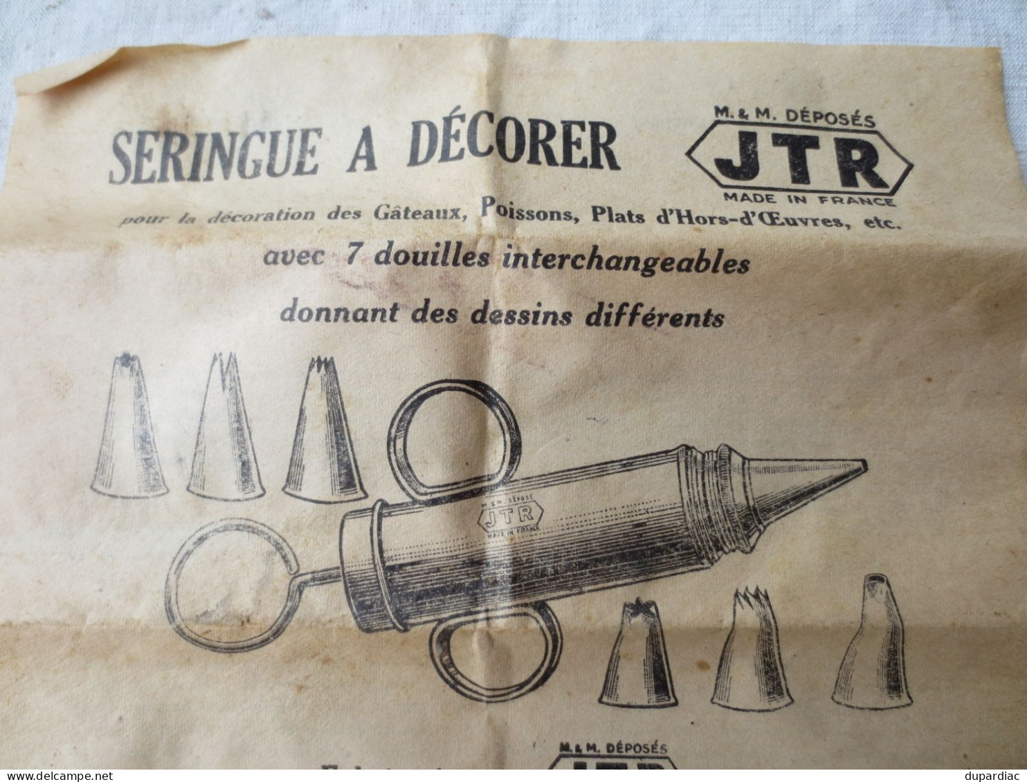 Seringue à Décorer, Complète Dans Sa Boîte, 7 Embouts Pour Pâtisserie (Outils, Ustensiles De La Cuisine). - Autres & Non Classés