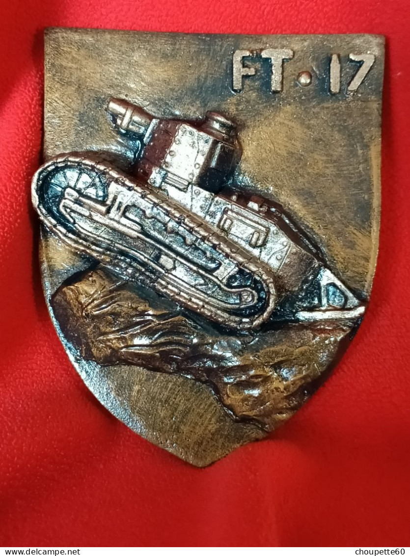 Blason Char Renault FT 17 Avec Accroche - Casques & Coiffures