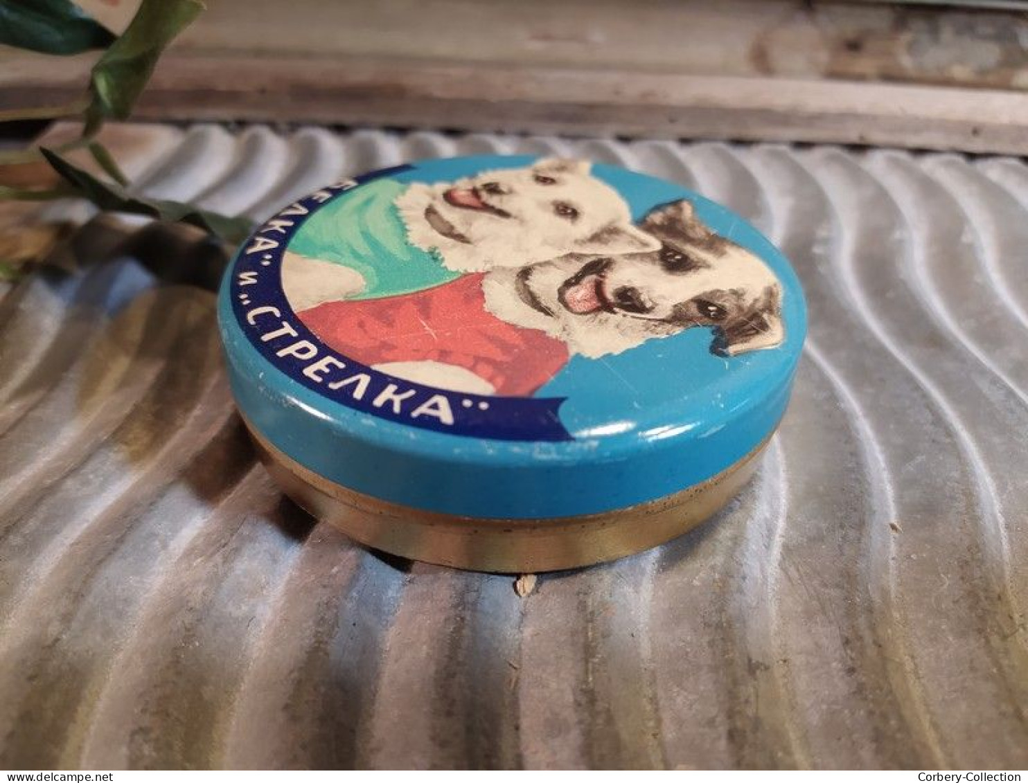 Boite 1960s USSR Vintage Russian Soviet Space Dog Belka Strelka Sputnik Tin Box - Drogerie & Apotheke